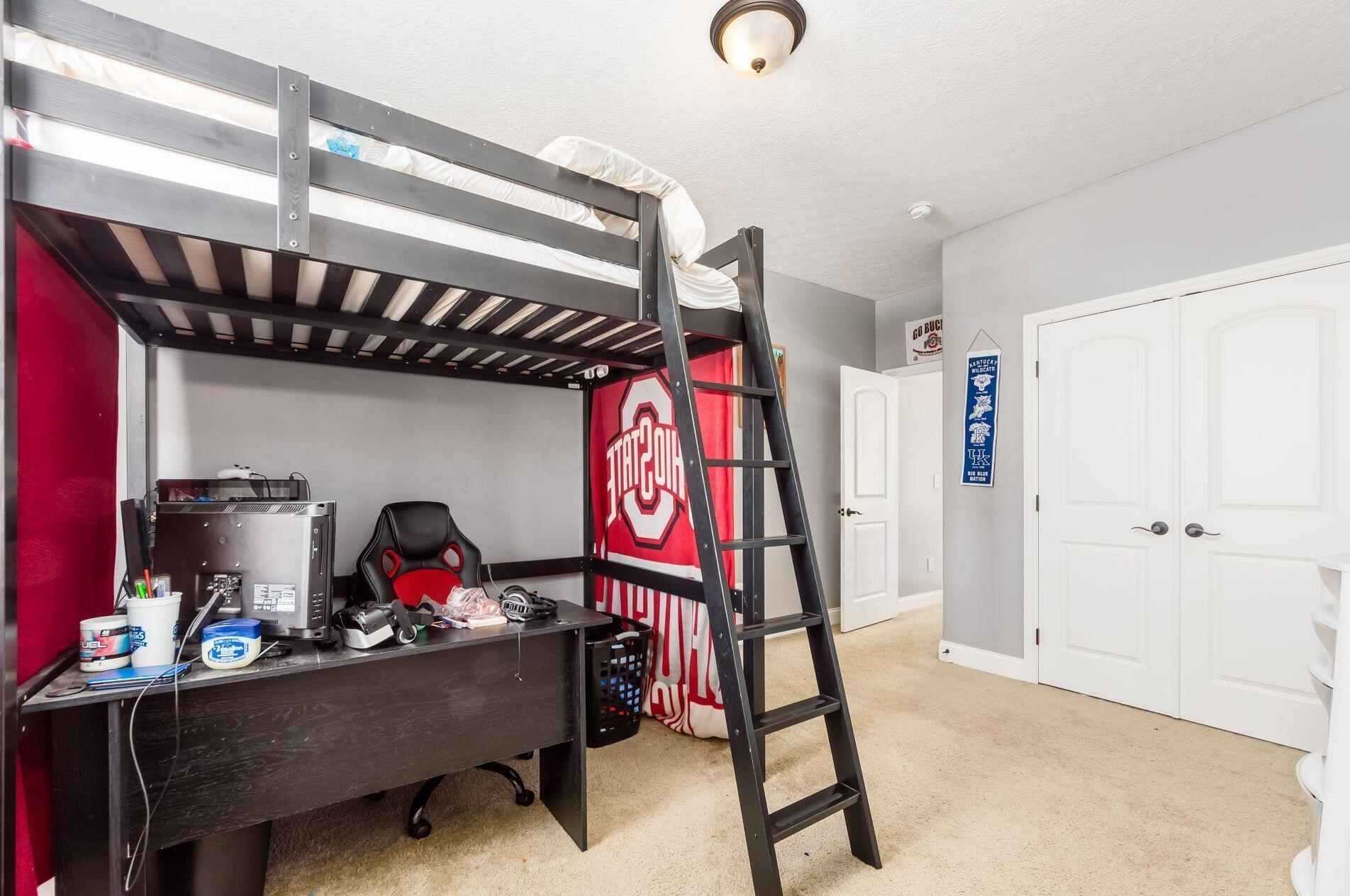 6061 Baumeister Dr, Hilliard OH 43026-6703 exterior