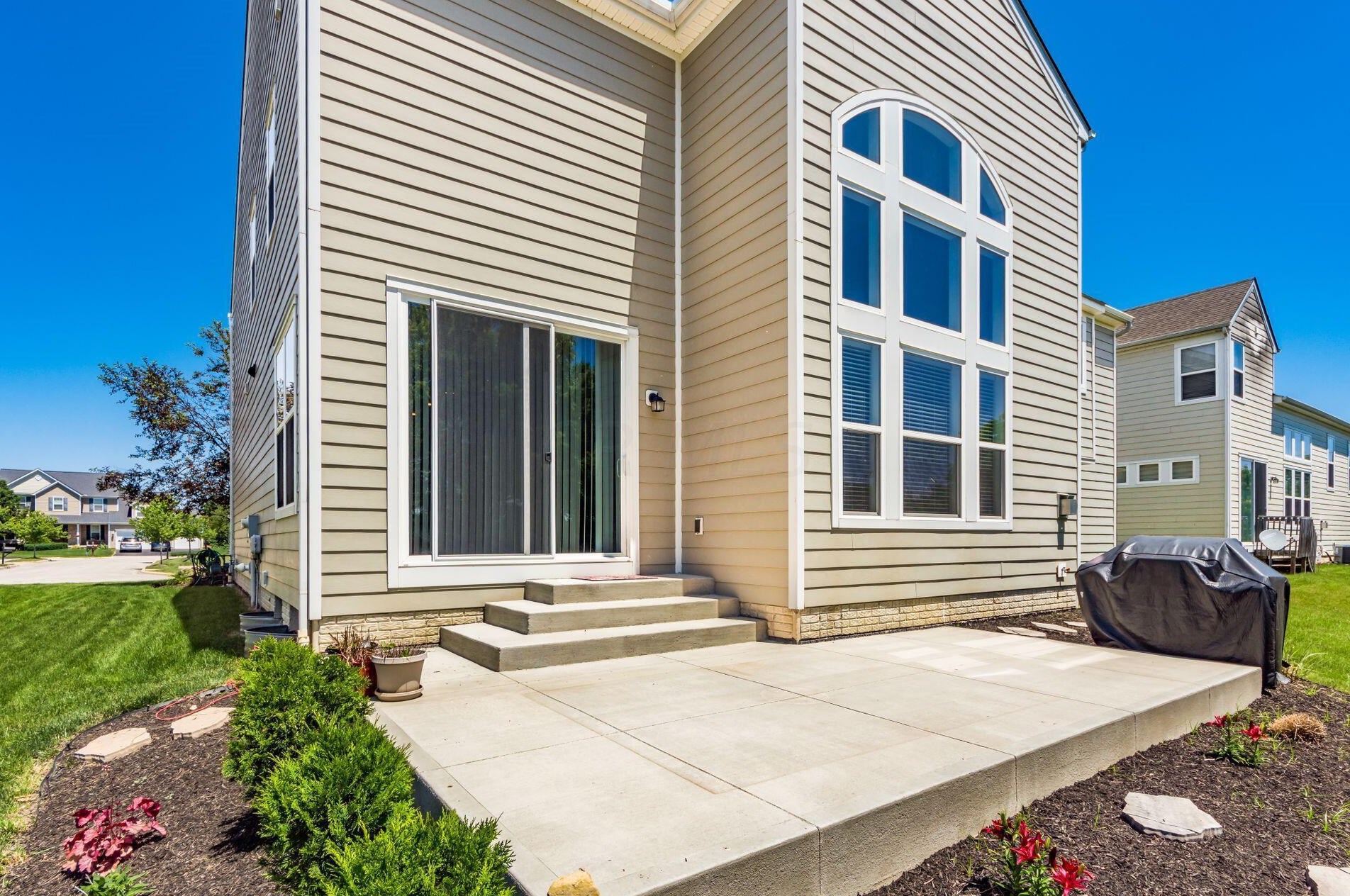 6061 Baumeister Dr, Hilliard OH 43026-6703 exterior