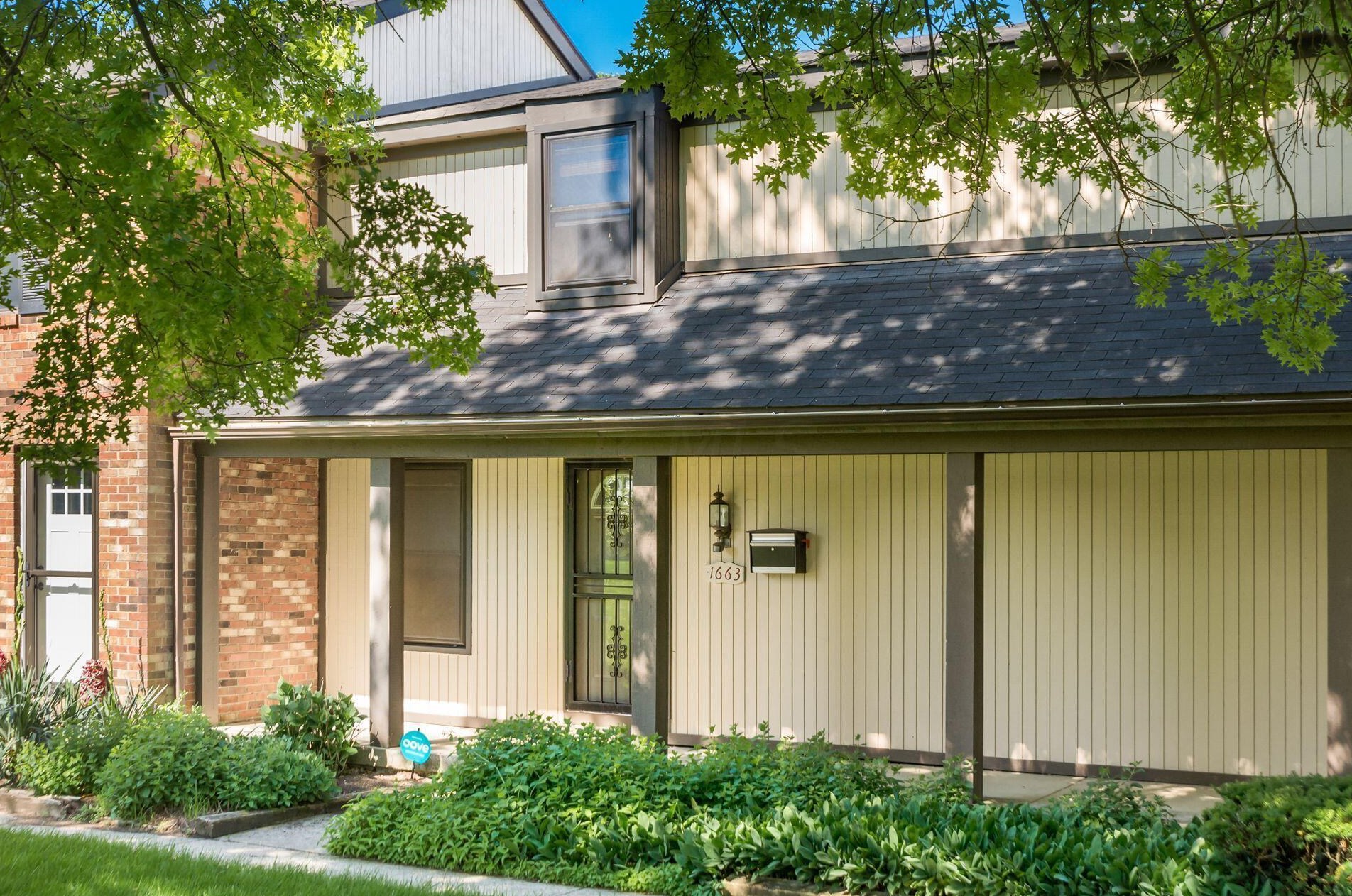 1663 Mcnaughten Rd, Columbus, OH 43232-1645
