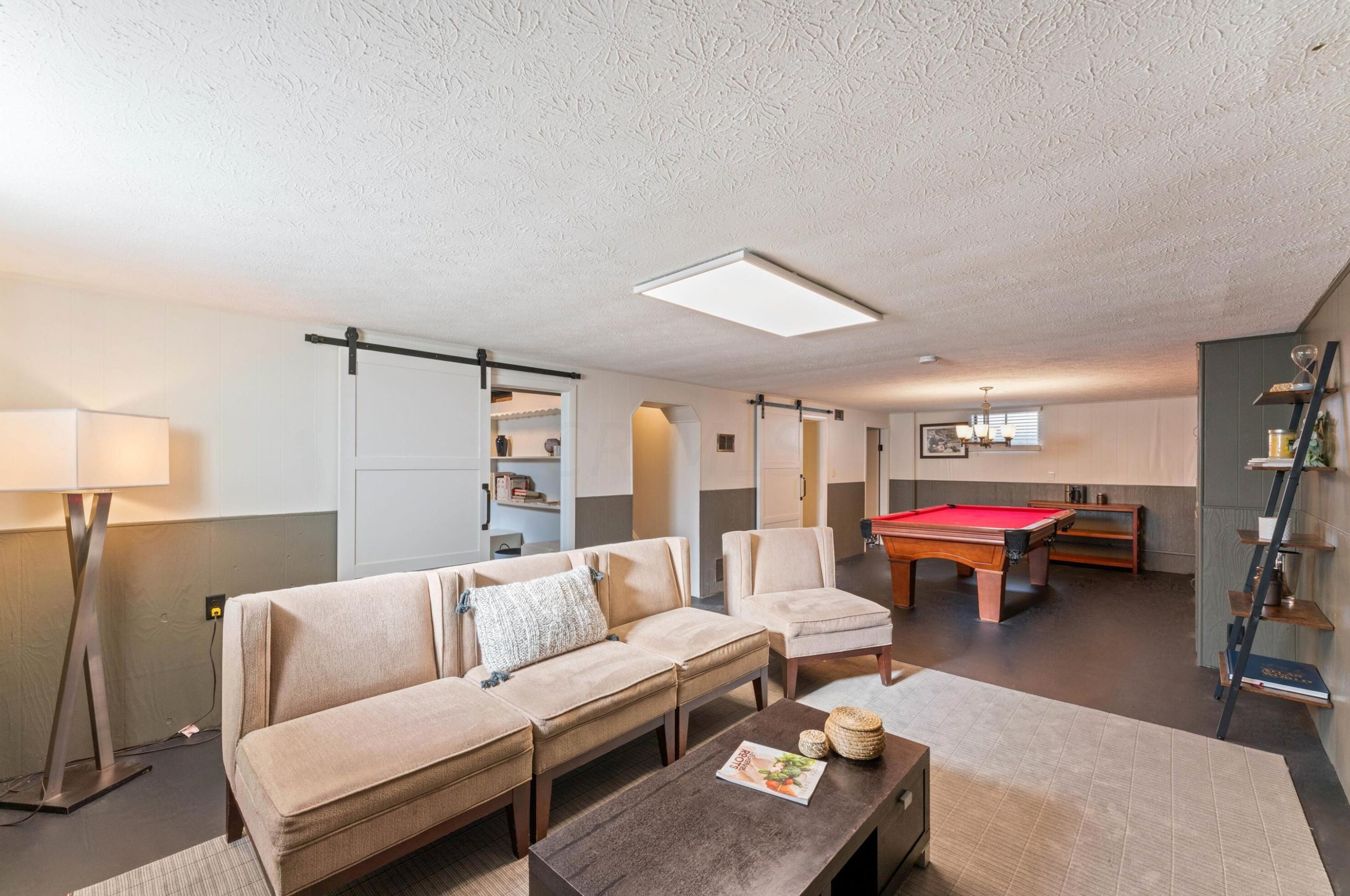 1061 Strimple Ave, Columbus OH 43229-5046 exterior