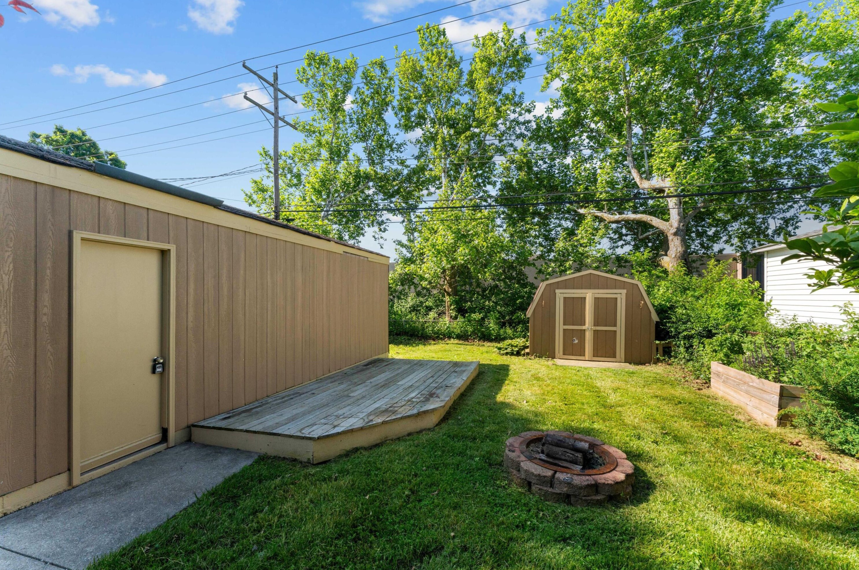 1061 Strimple Ave, Columbus OH 43229-5046 exterior