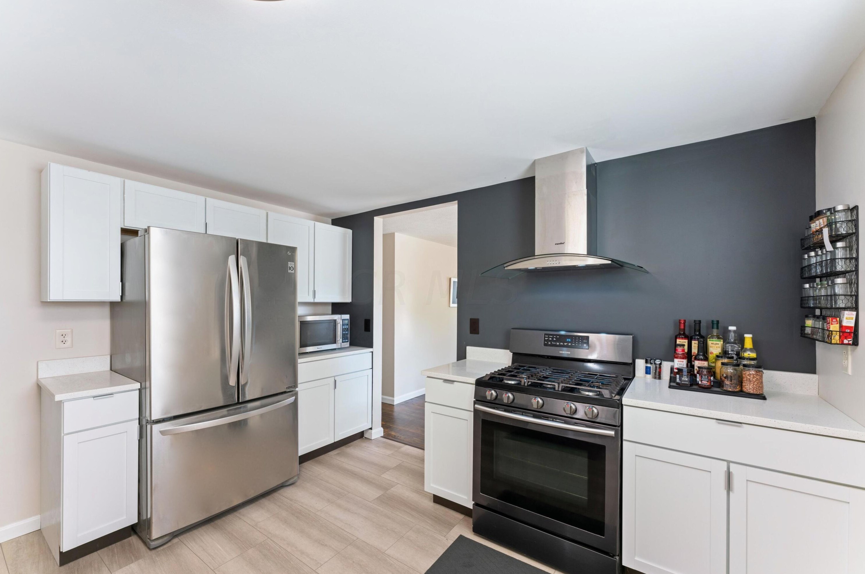 1061 Strimple Ave, Columbus OH 43229-5046 exterior