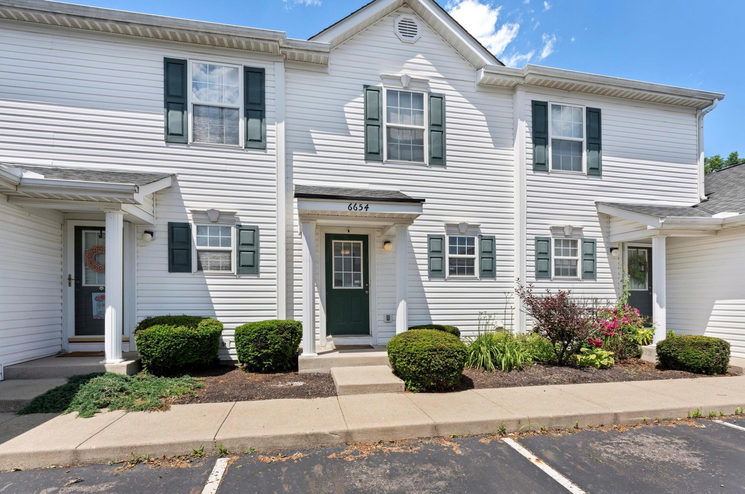 6654 Lagrange Dr, Cnl Wnchstr, OH 43110-8467