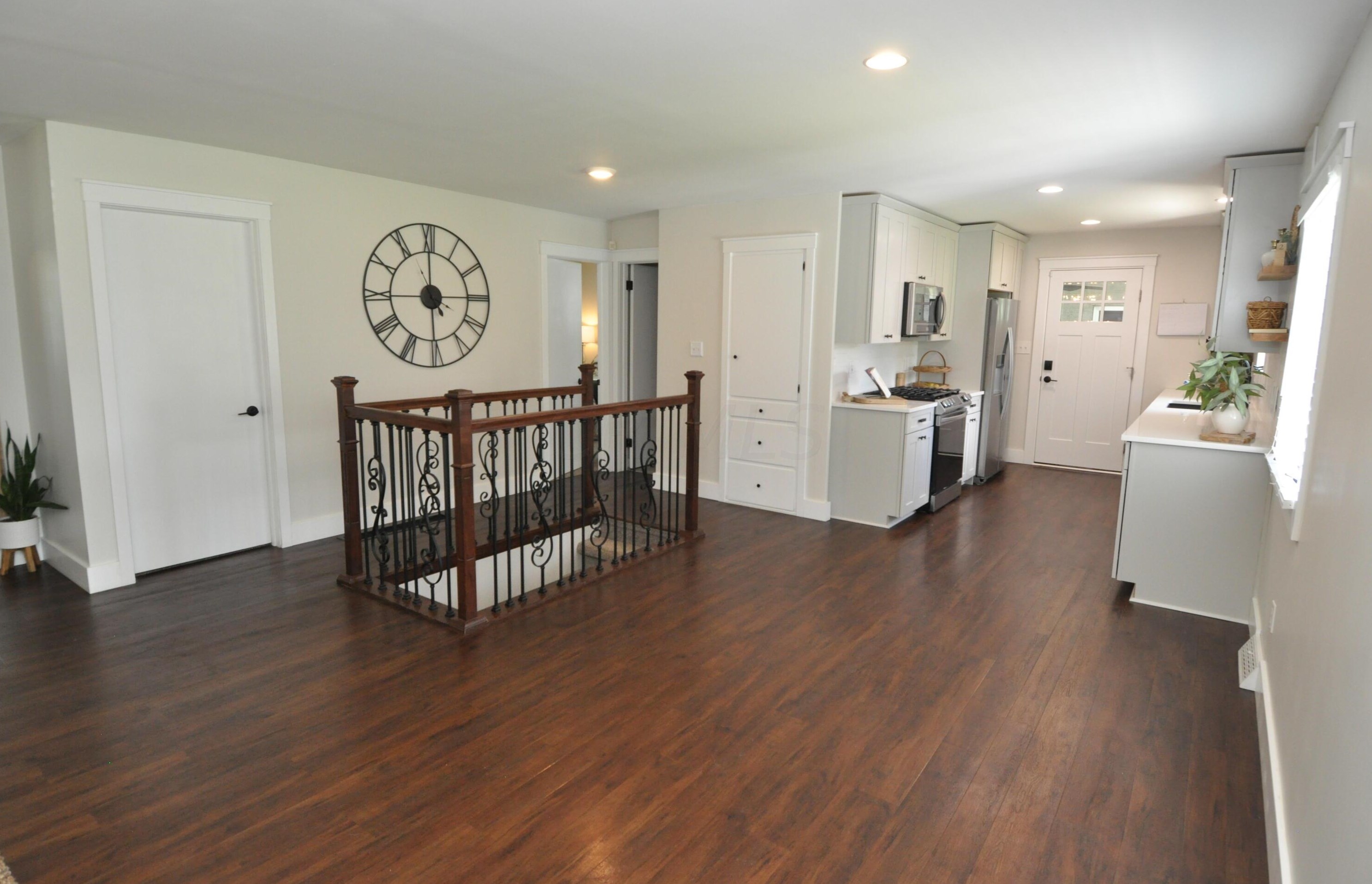 1470 Demorest Rd, Columbus OH 43204-1241 exterior