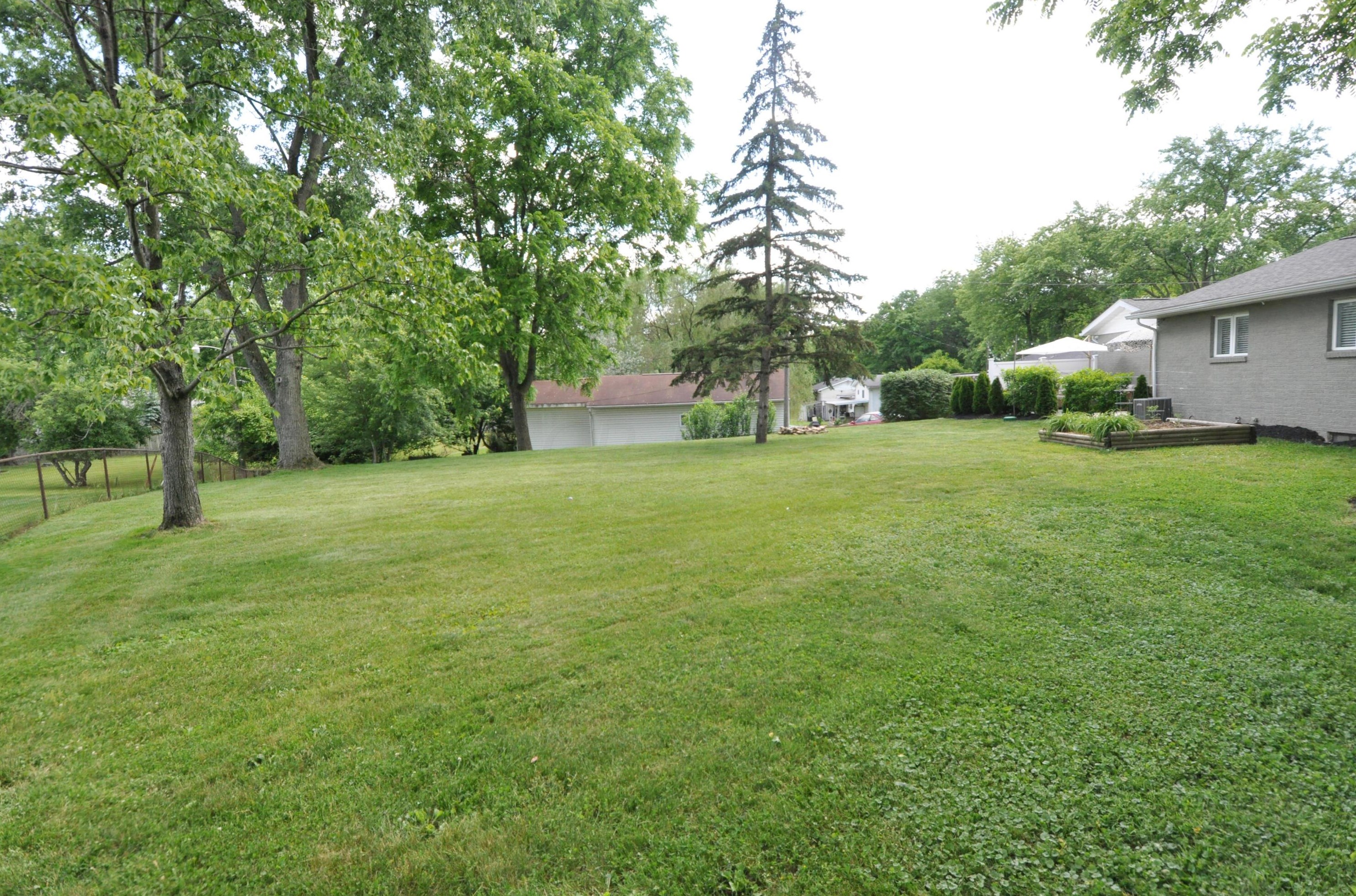 1470 Demorest Rd, Columbus OH 43204-1241 exterior