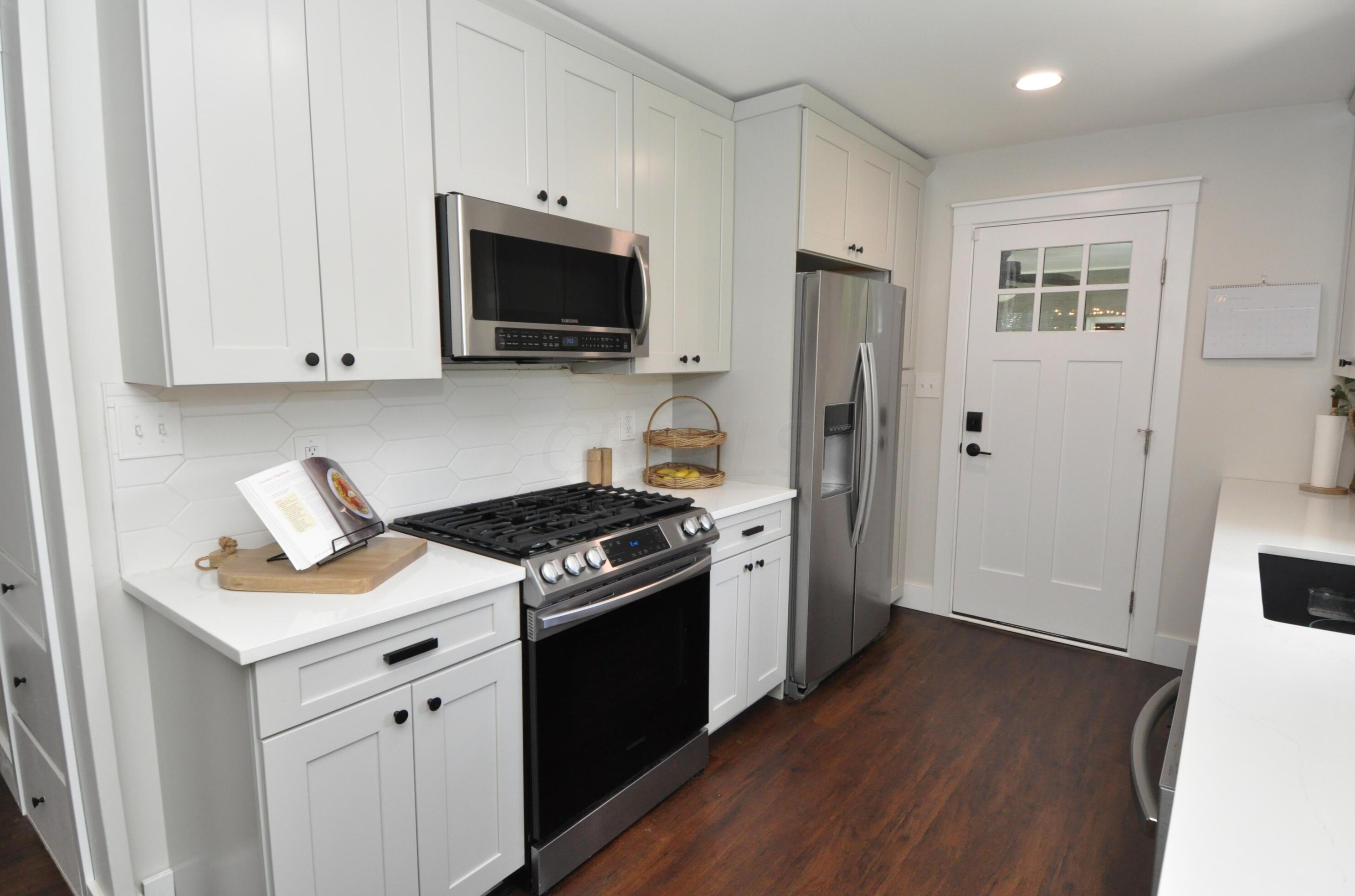 1470 Demorest Rd, Columbus OH 43204-1241 exterior