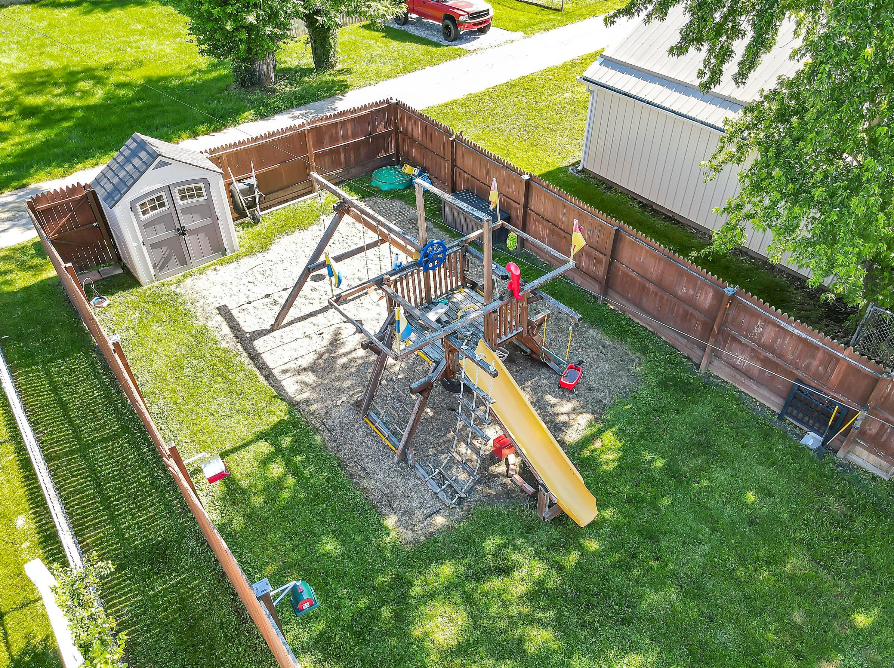 1407 Wheeling St, Lancaster OH 43130-3708 exterior