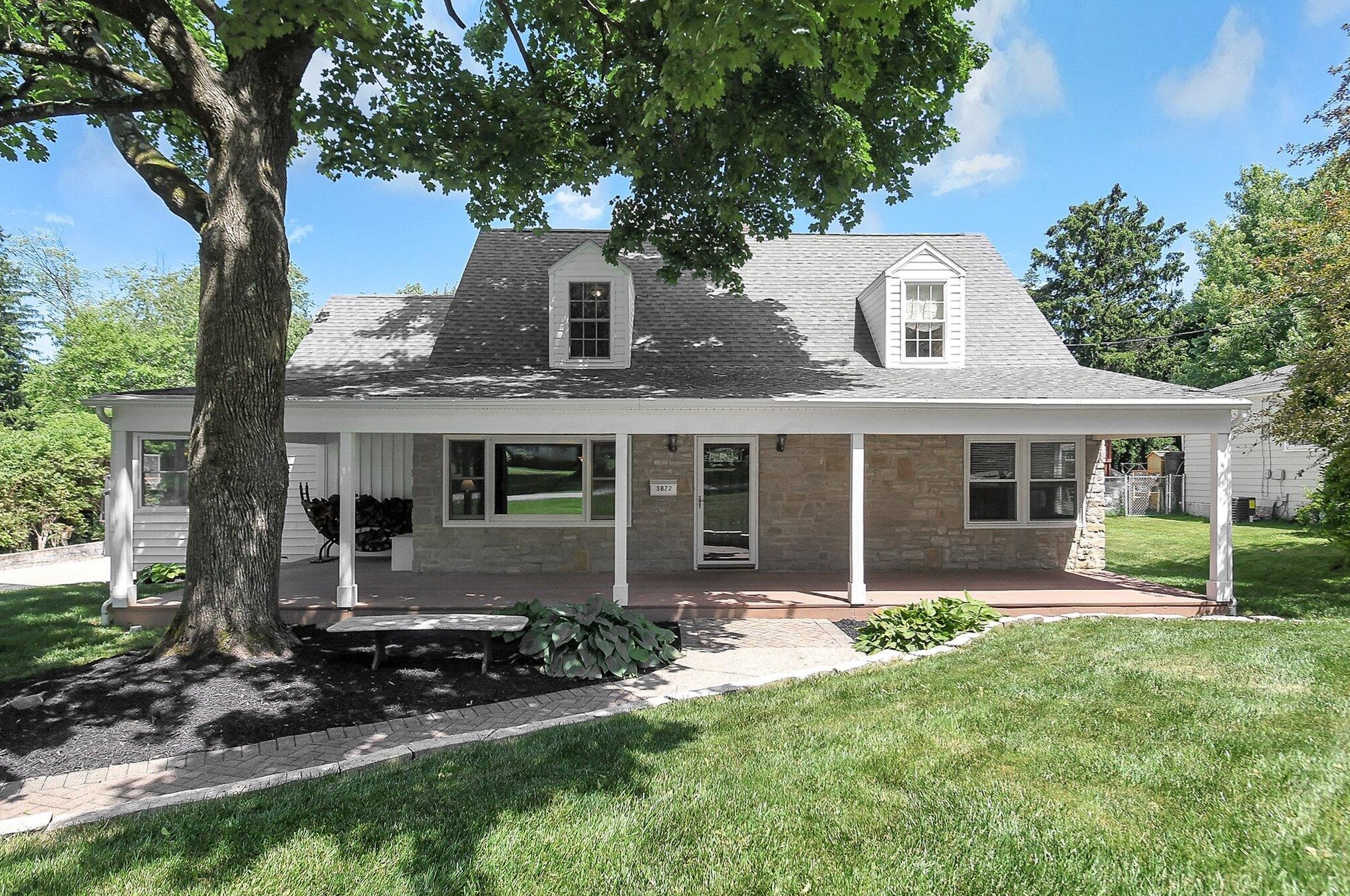 3872 Shattuck Ave, Columbus, OH 43220-4170