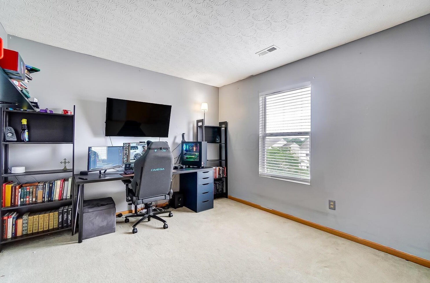 4671 Galecrest Dr, Columbus OH 43207-8761 exterior