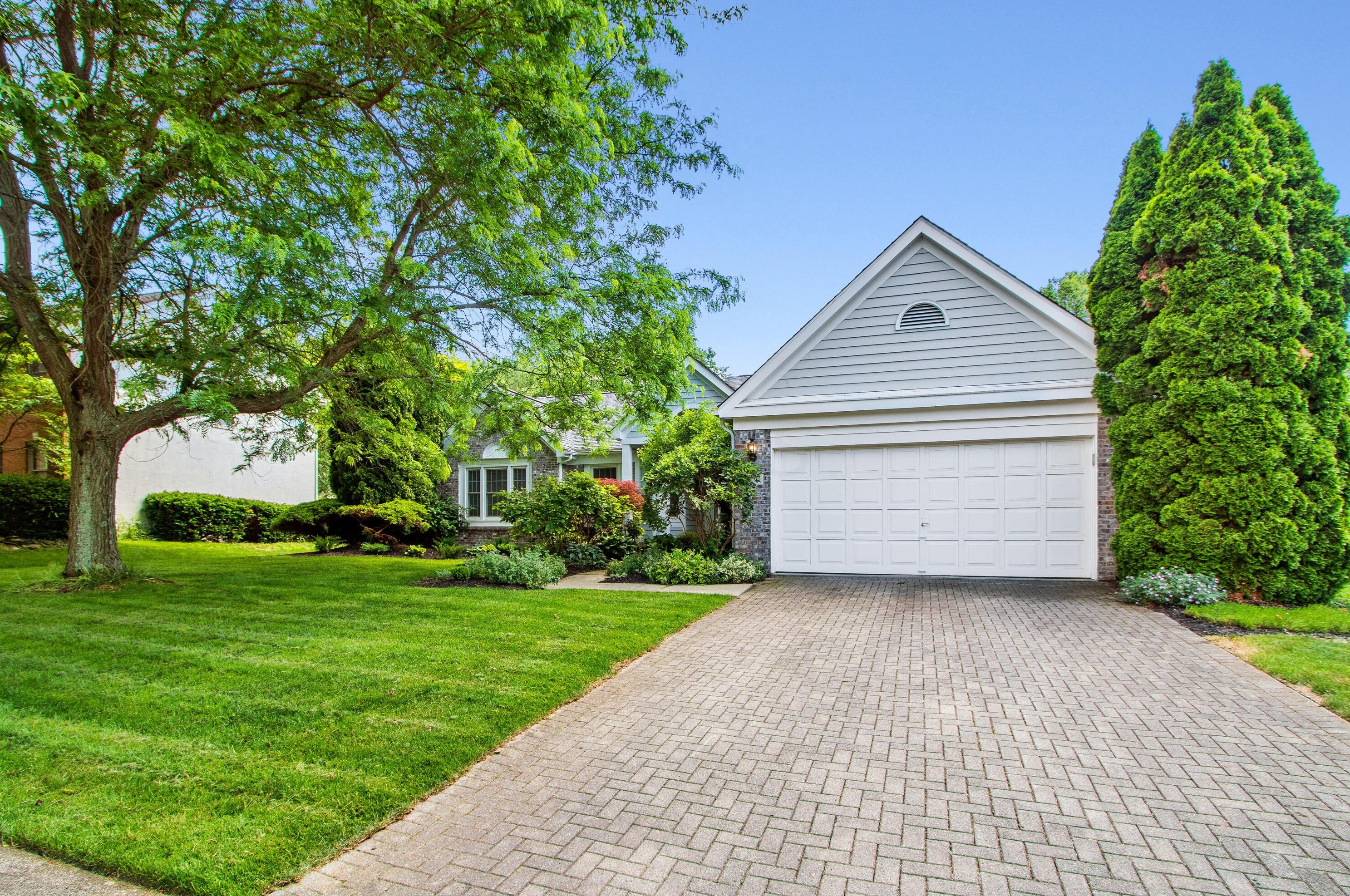 1153 Lake Pt, Westerville, OH 43082-7484