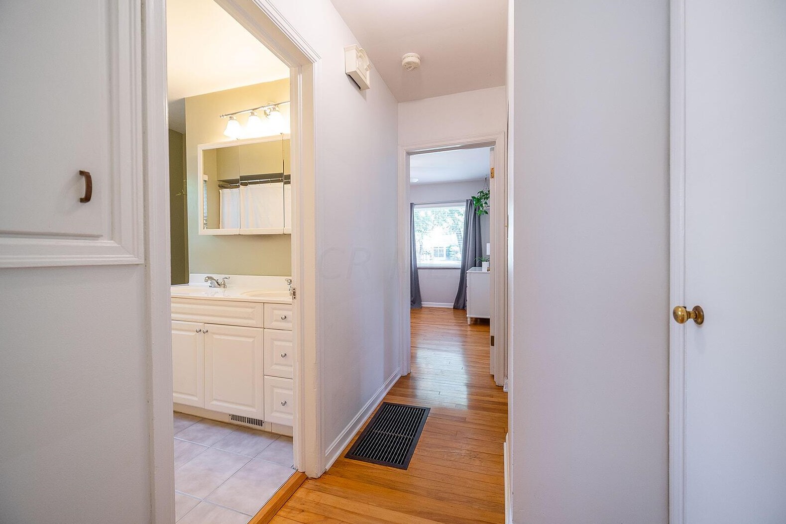 1933 Zollinger Rd, Columbus OH 43221-1953 exterior