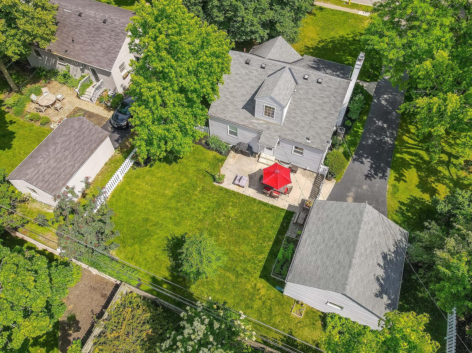 1933 Zollinger Rd, Columbus OH 43221-1953 exterior