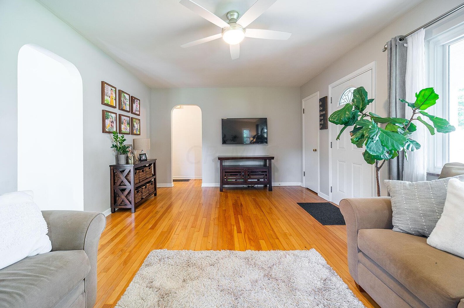 1933 Zollinger Rd, Columbus OH 43221-1953 exterior