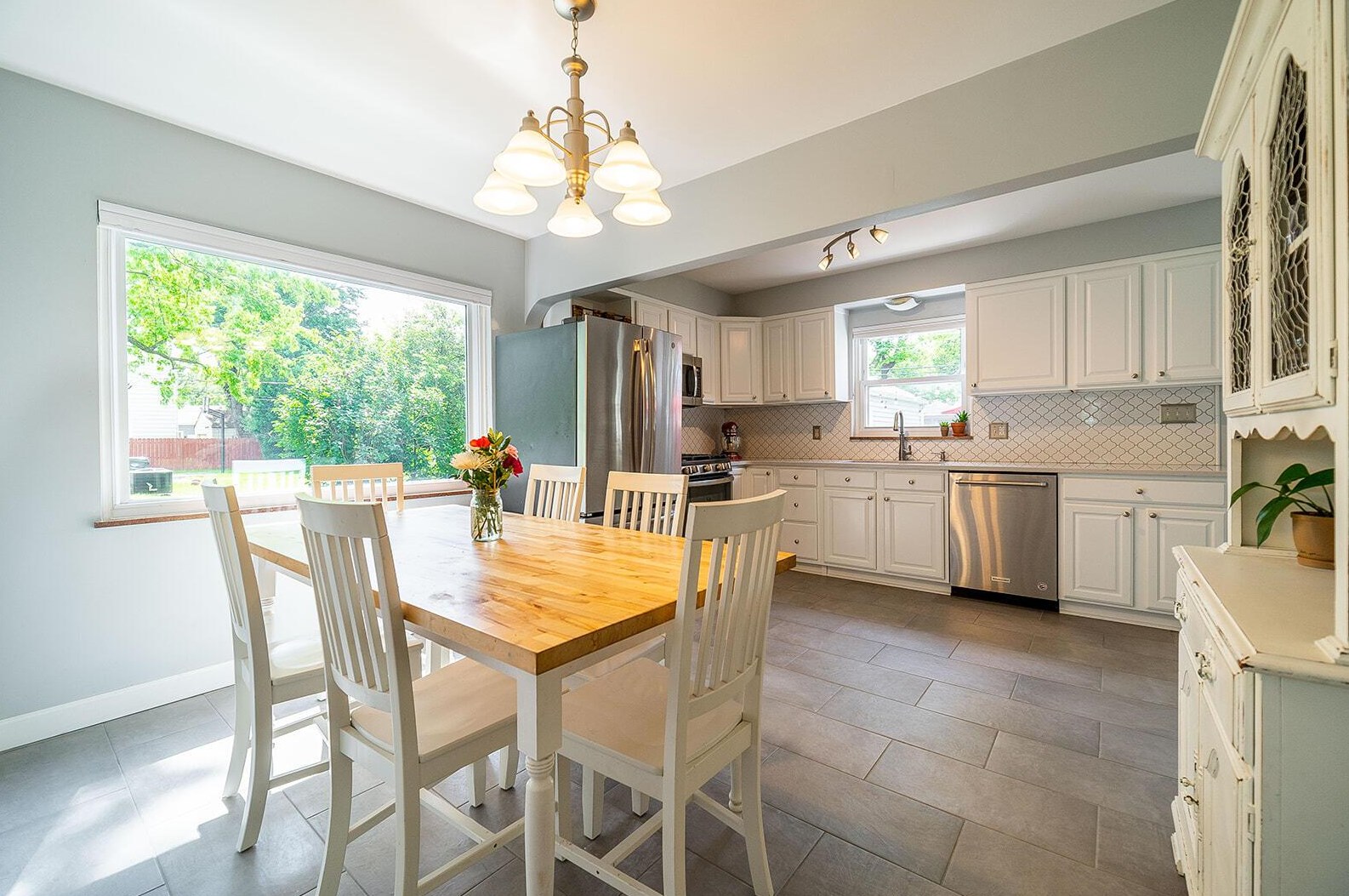 1933 Zollinger Rd, Columbus OH 43221-1953 exterior