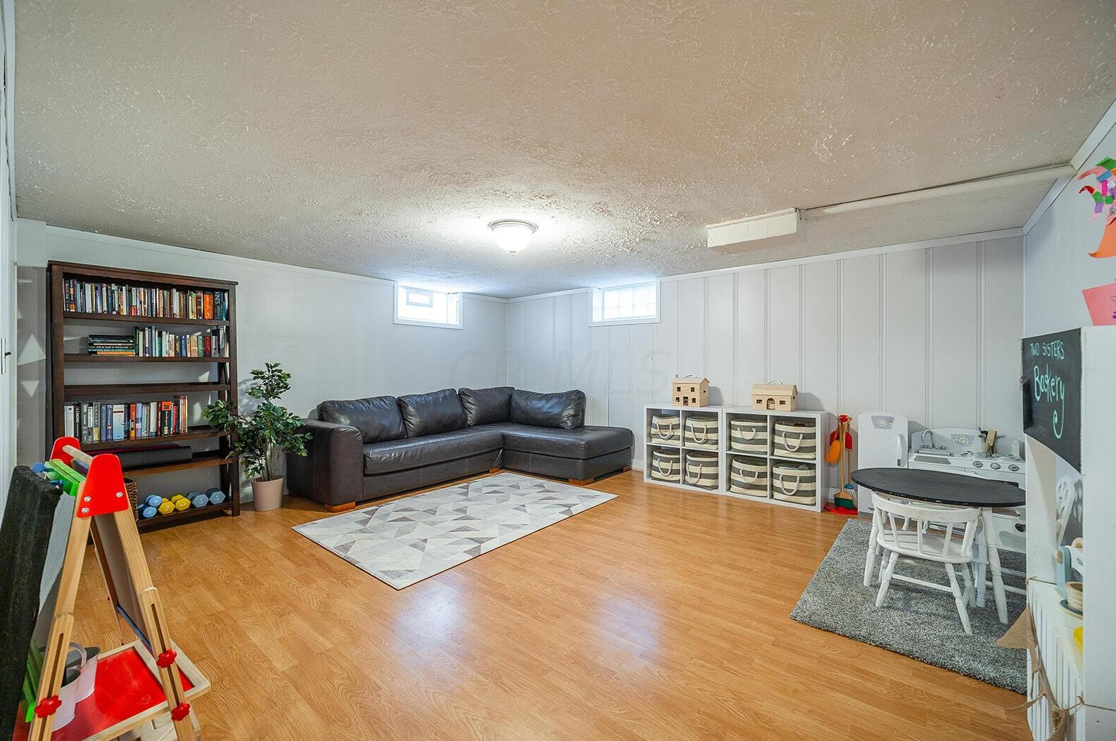 1933 Zollinger Rd, Columbus OH 43221-1953 exterior