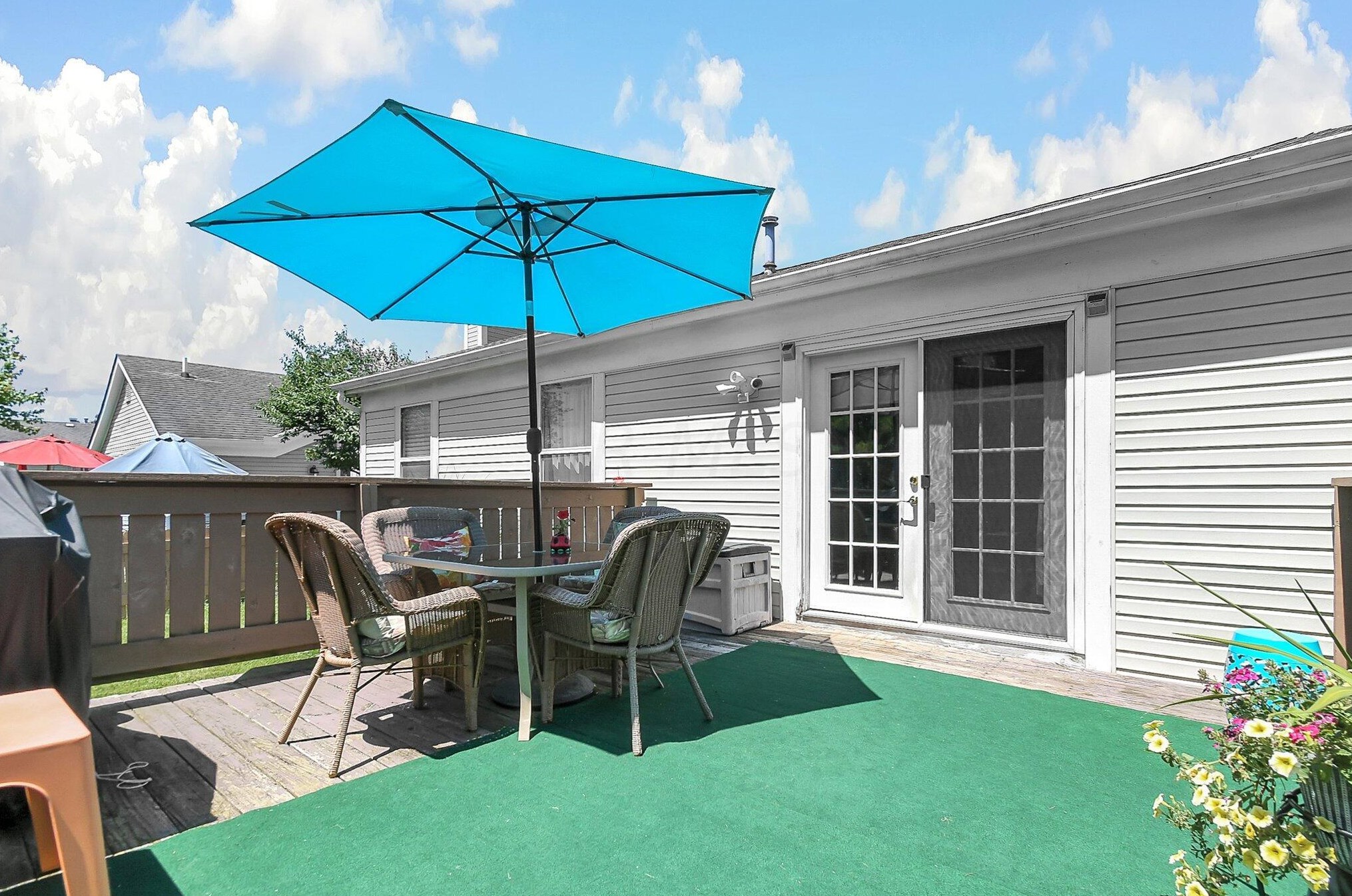 5574 Marita Ln, Columbus OH 43235-7120 exterior