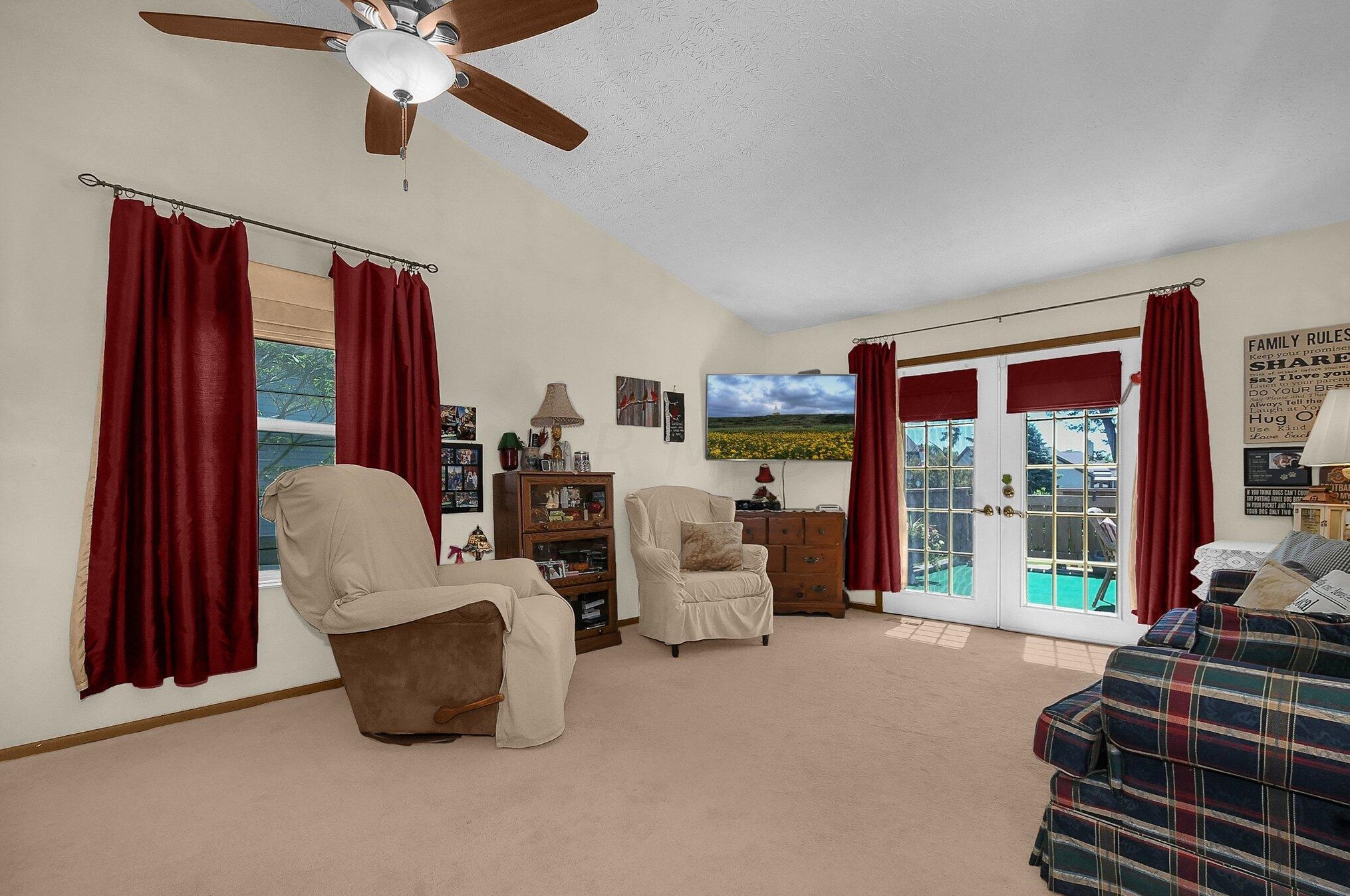 5574 Marita Ln, Columbus OH 43235-7120 exterior