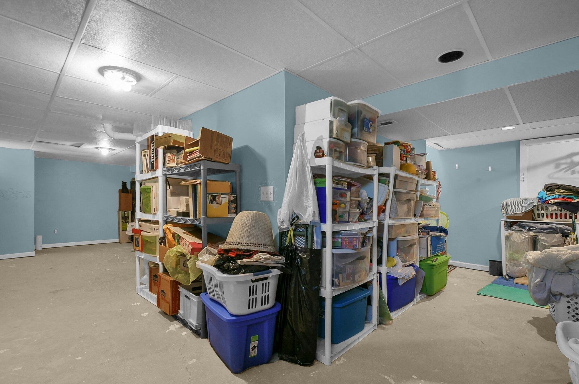 5574 Marita Ln, Columbus OH 43235-7120 exterior