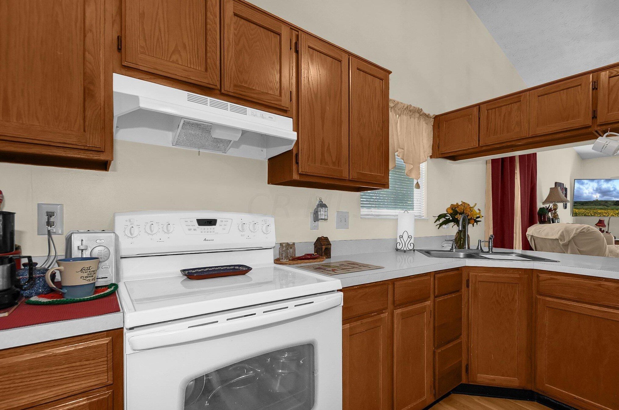 5574 Marita Ln, Columbus OH 43235-7120 exterior