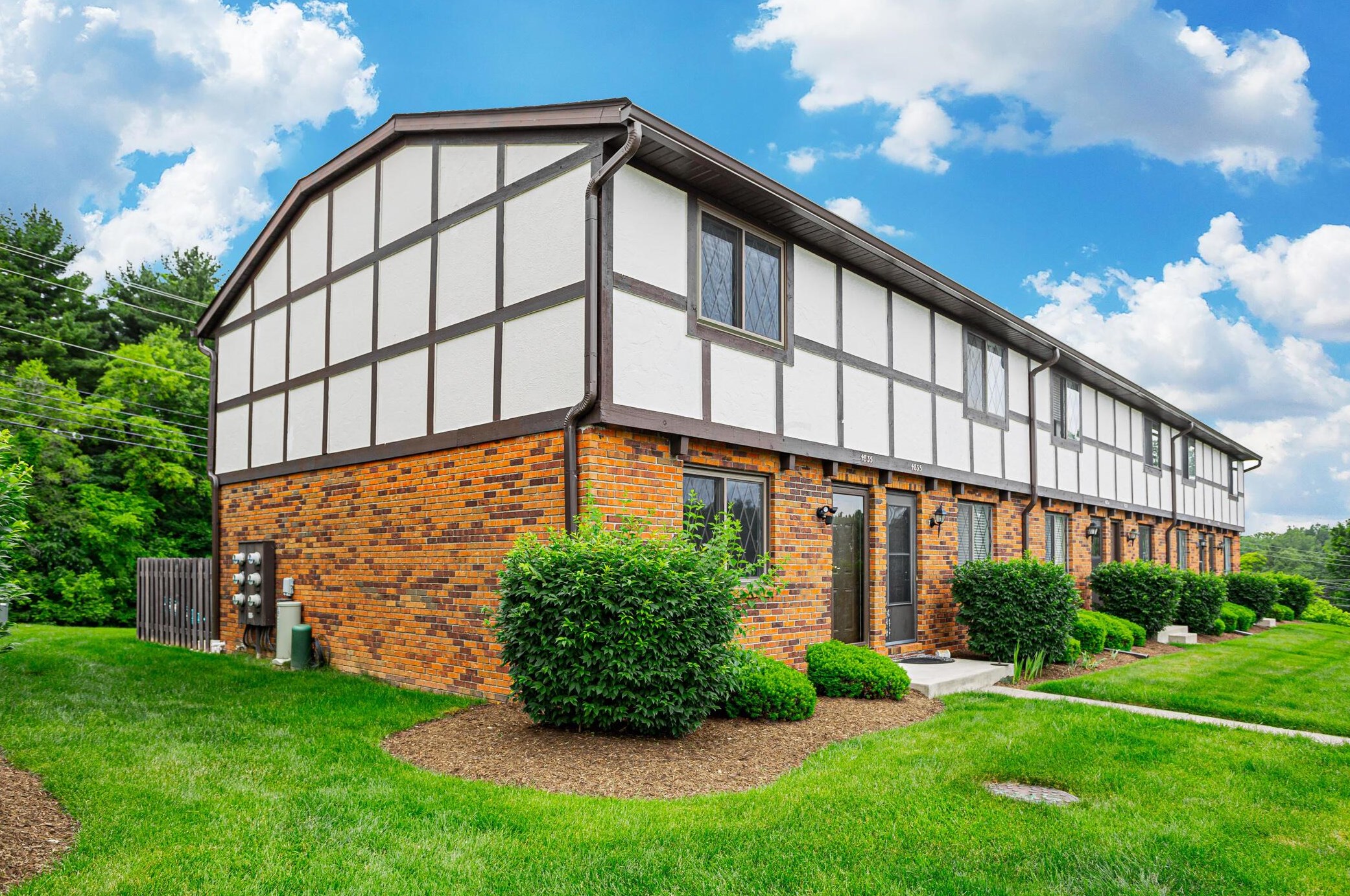 4835 Berryhill Ct, Columbus, OH 43230-1296
