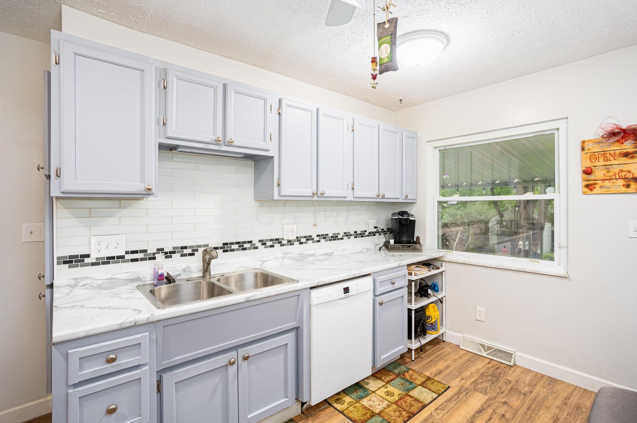 5538 Aqua St, Columbus OH 43229-3918 exterior