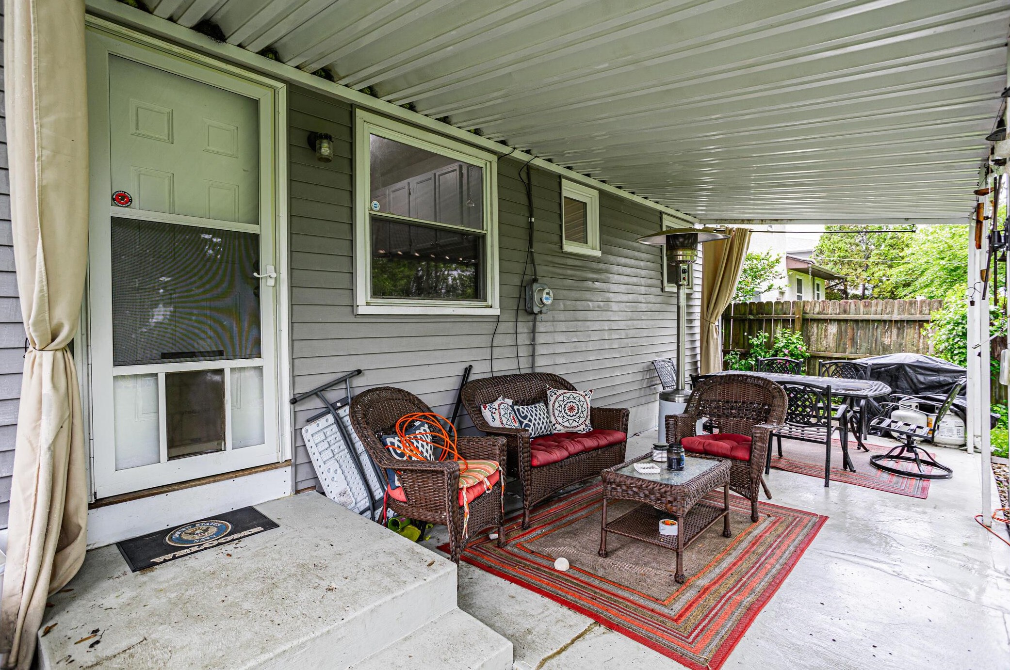 5538 Aqua St, Columbus OH 43229-3918 exterior