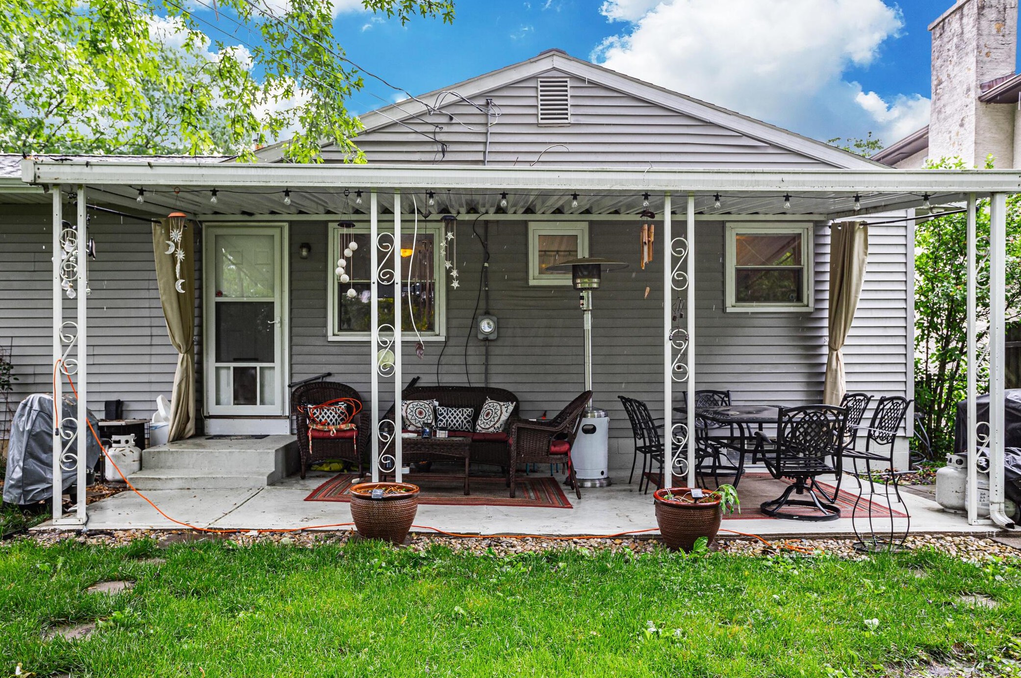 5538 Aqua St, Columbus OH 43229-3918 exterior