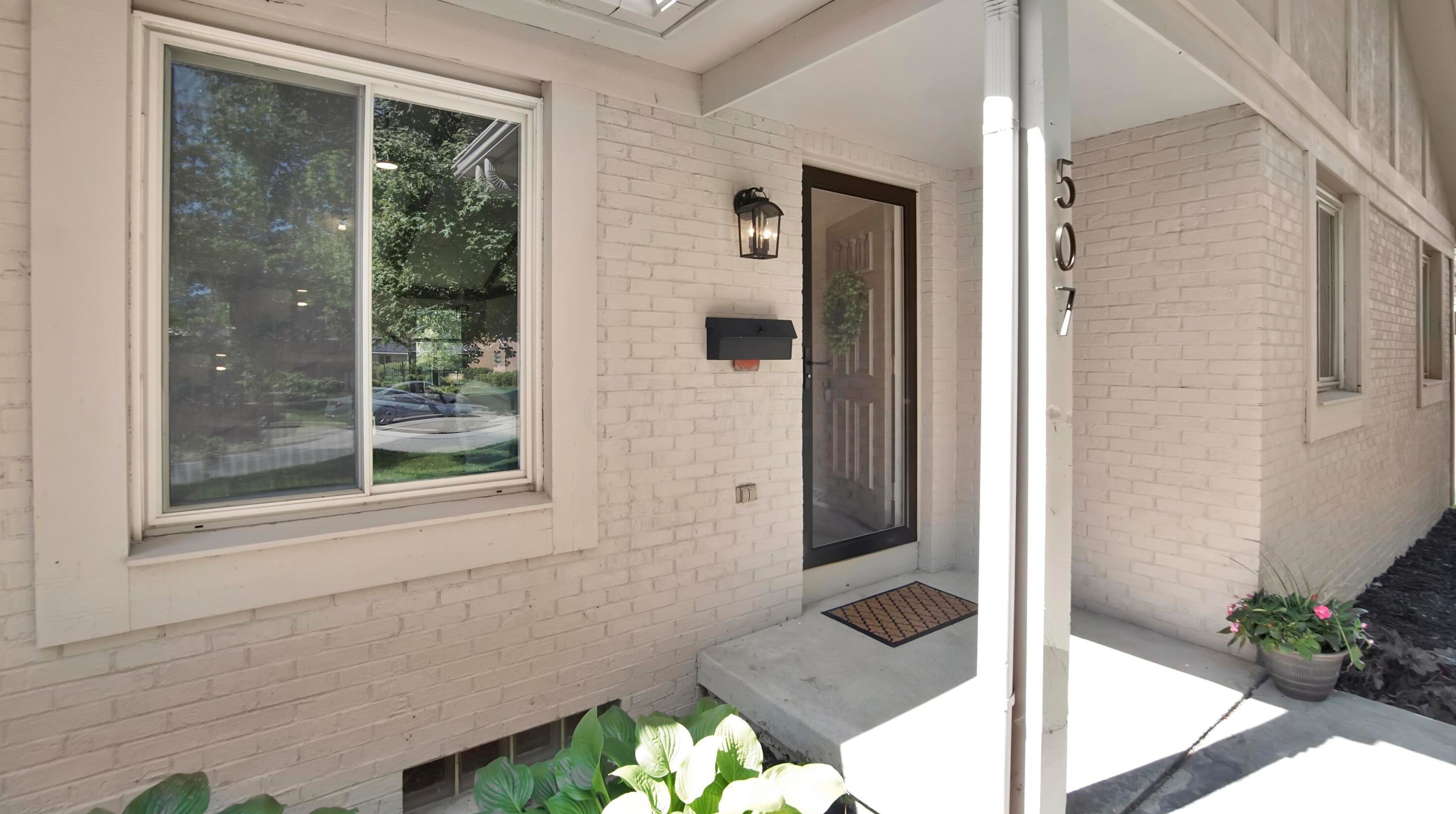 507 Fairlawn Dr, Columbus, OH 43214-2857