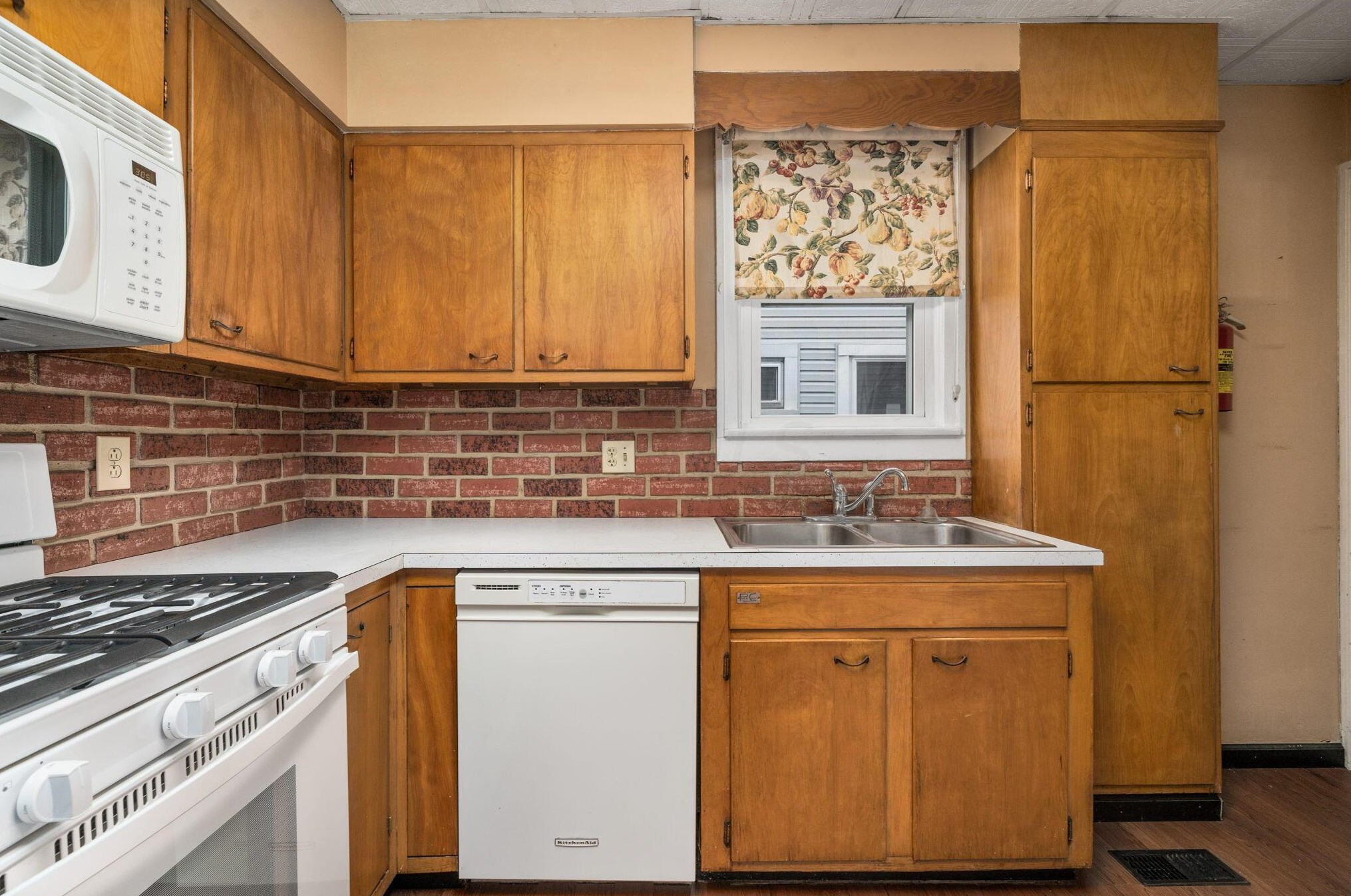 1330 Mulford Rd, Columbus OH 43212-3511 exterior