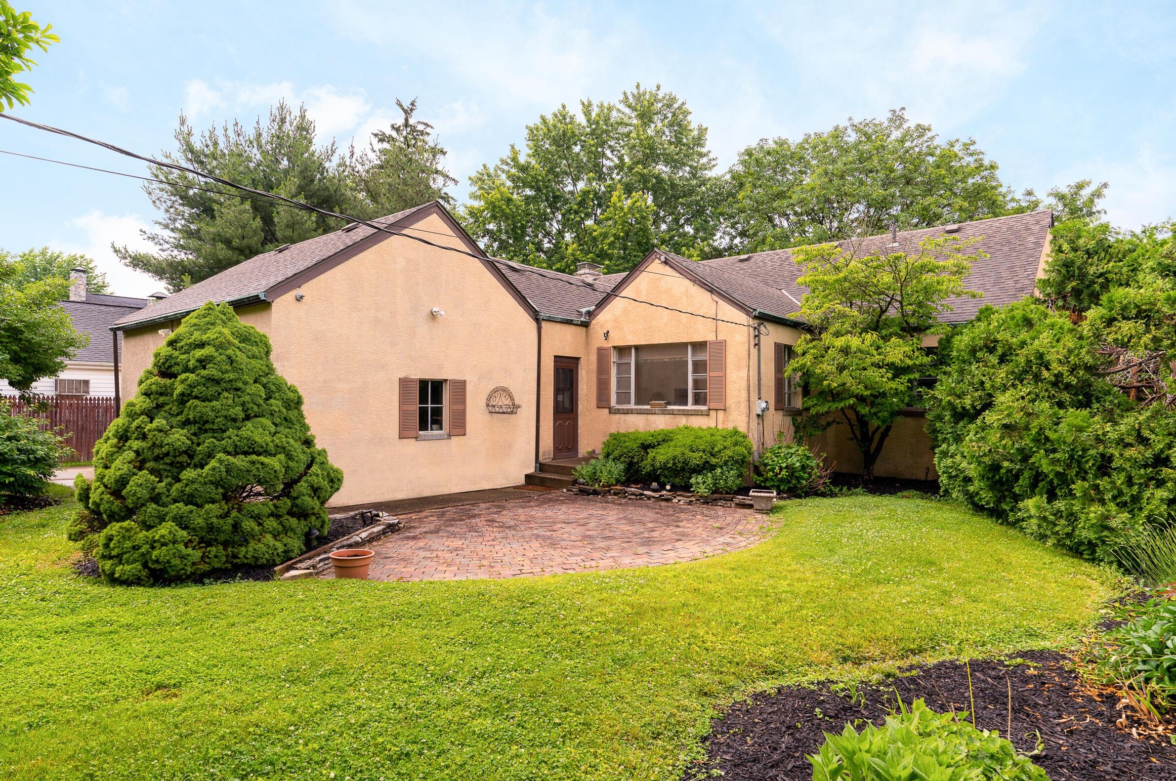 3001 Dale Ave, Columbus OH 43209-1812 exterior