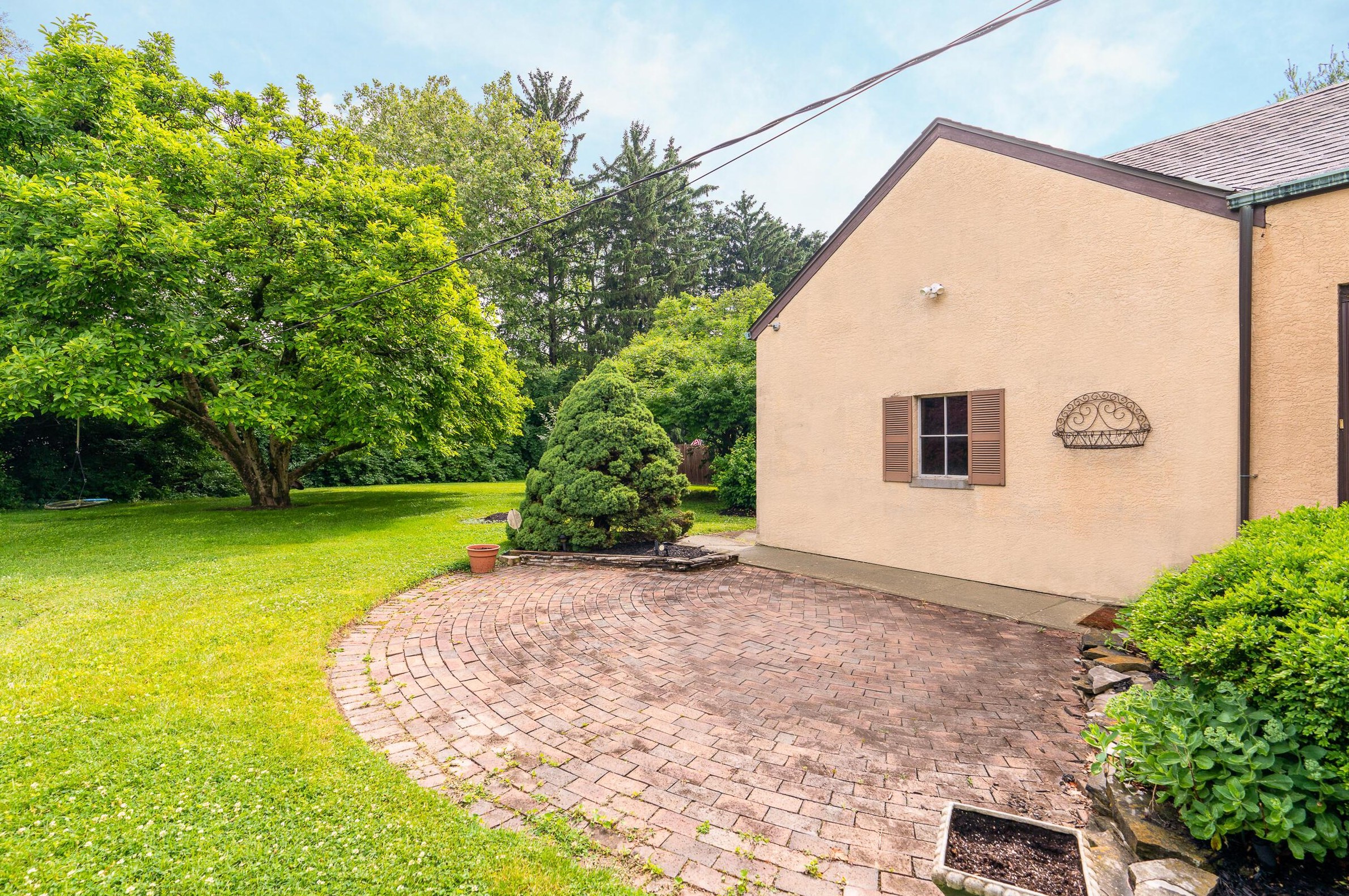 3001 Dale Ave, Columbus OH 43209-1812 exterior