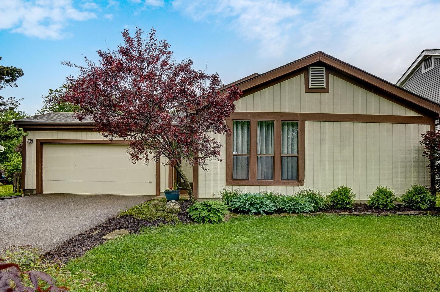 5187 Southminster Rd, Columbus, OH 43221-5252