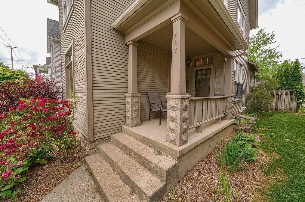 442 1st Ave, Columbus, OH 43201-3352