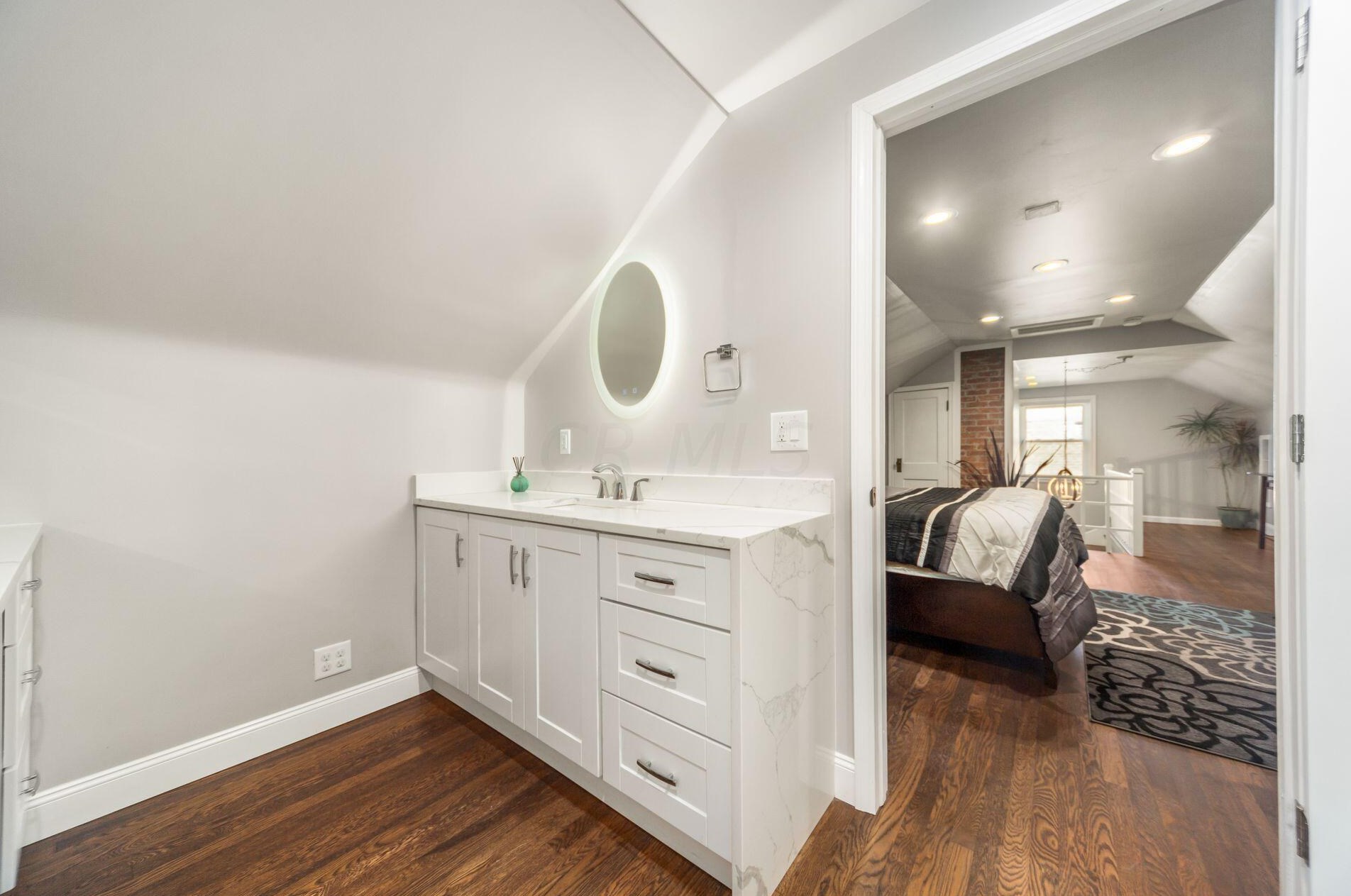 128 Blenheim Rd, Columbus OH 43214-3265 exterior