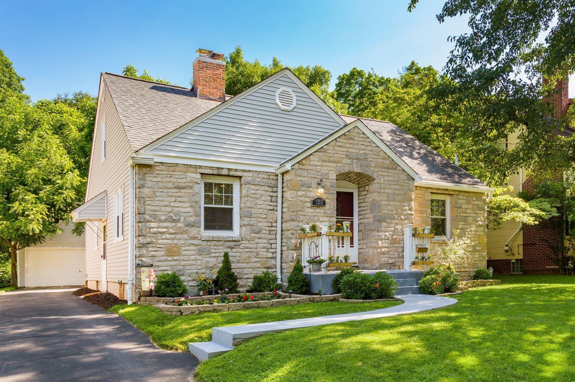 128 Blenheim Rd, Columbus, OH 43214-3265