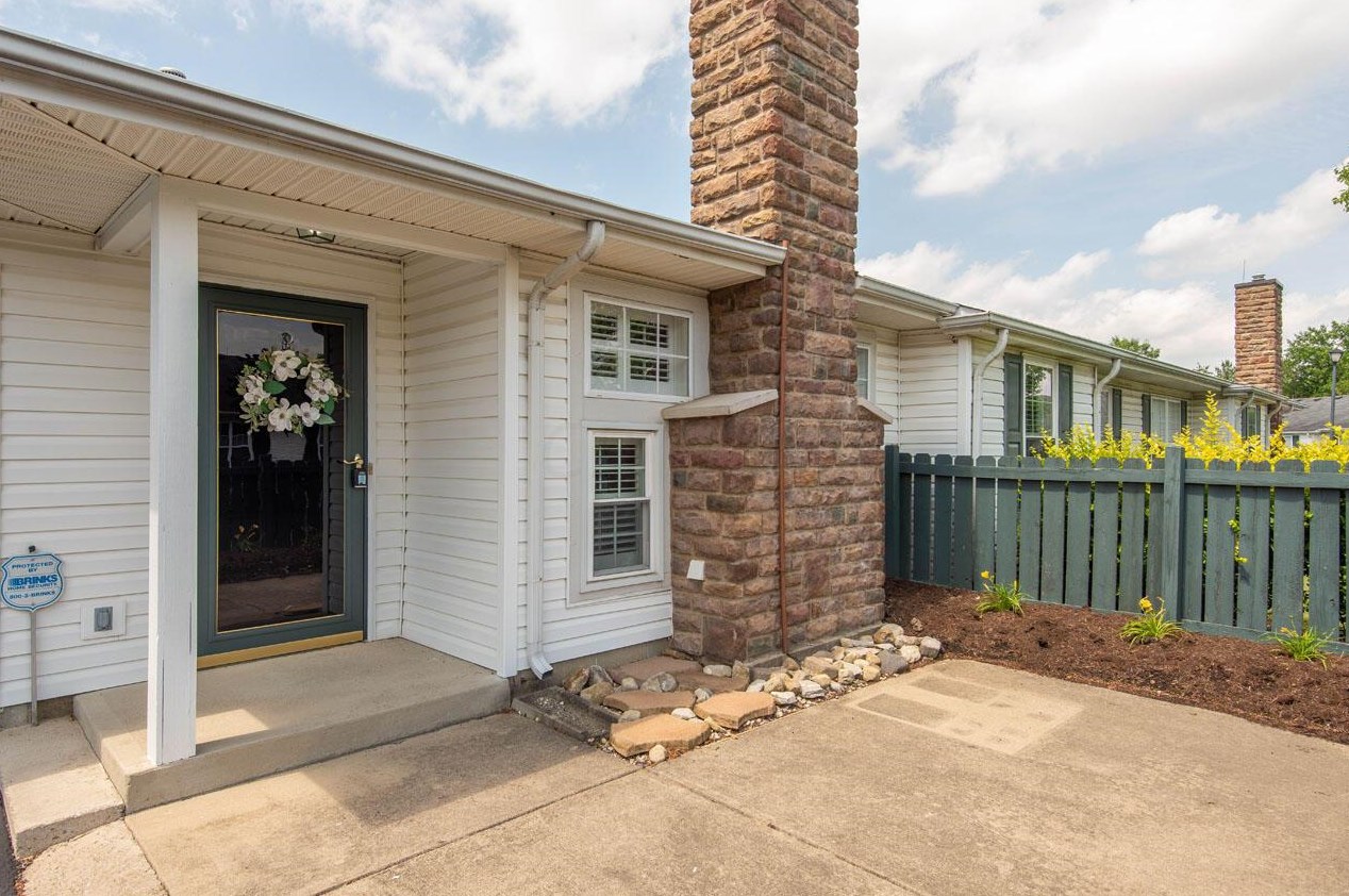 2399 Crystal Springs Dr, Hilliard, OH 43026