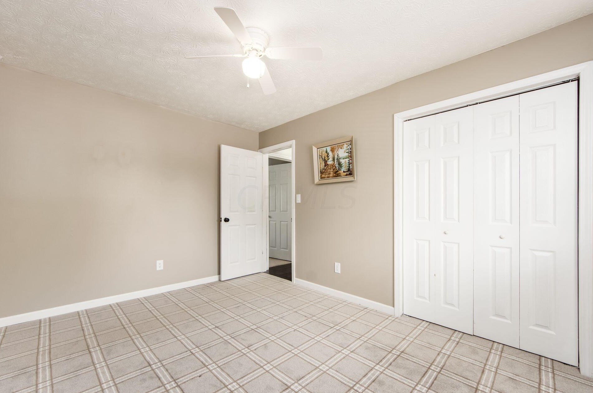 3243 Valleywood Dr, Columbus OH 43223-3539 exterior