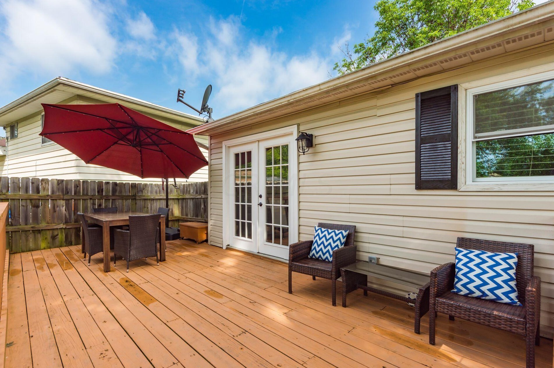 3243 Valleywood Dr, Columbus OH 43223-3539 exterior