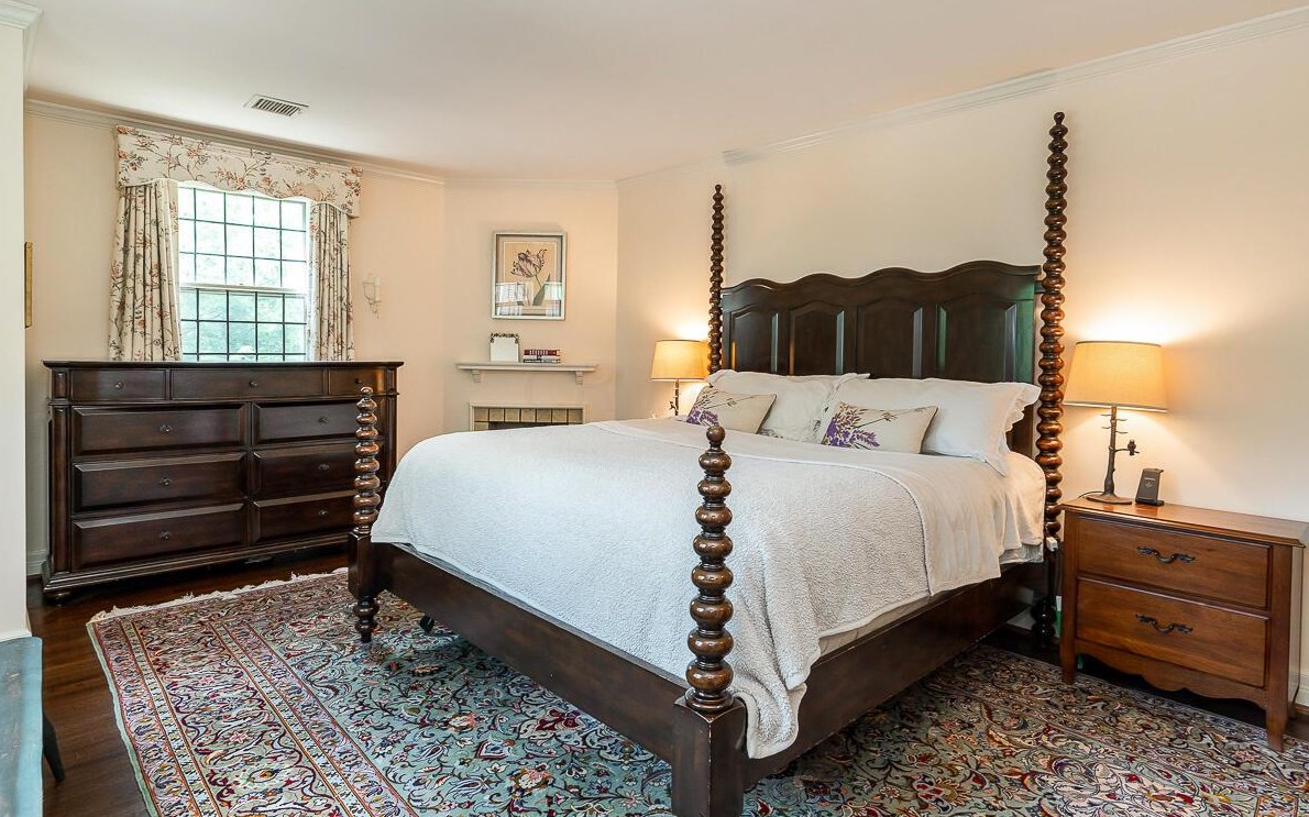 102 Parkview Ave, Columbus OH 43209-1011 exterior