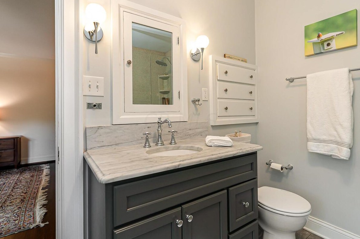 102 Parkview Ave, Columbus OH 43209-1011 exterior