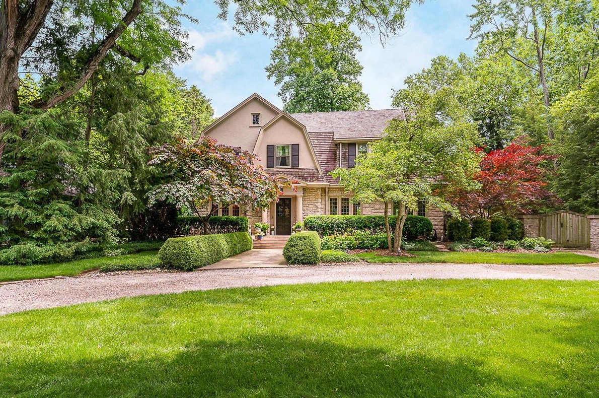 102 Parkview Ave, Columbus, OH 43209-1436