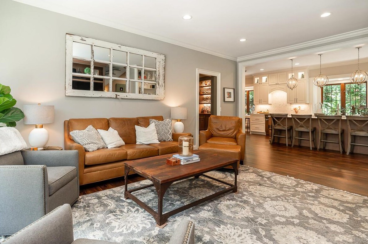 102 Parkview Ave, Columbus OH 43209-1011 exterior