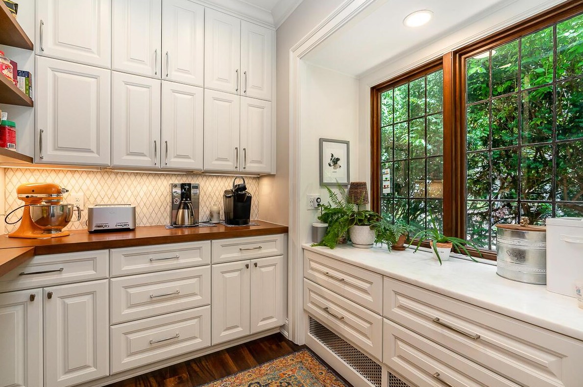 102 Parkview Ave, Columbus OH 43209-1011 exterior