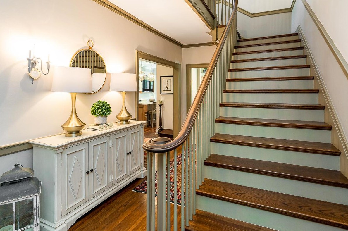 102 Parkview Ave, Columbus OH 43209-1011 exterior