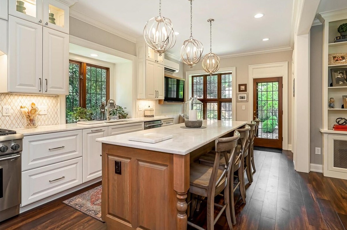 102 Parkview Ave, Columbus OH 43209-1011 exterior