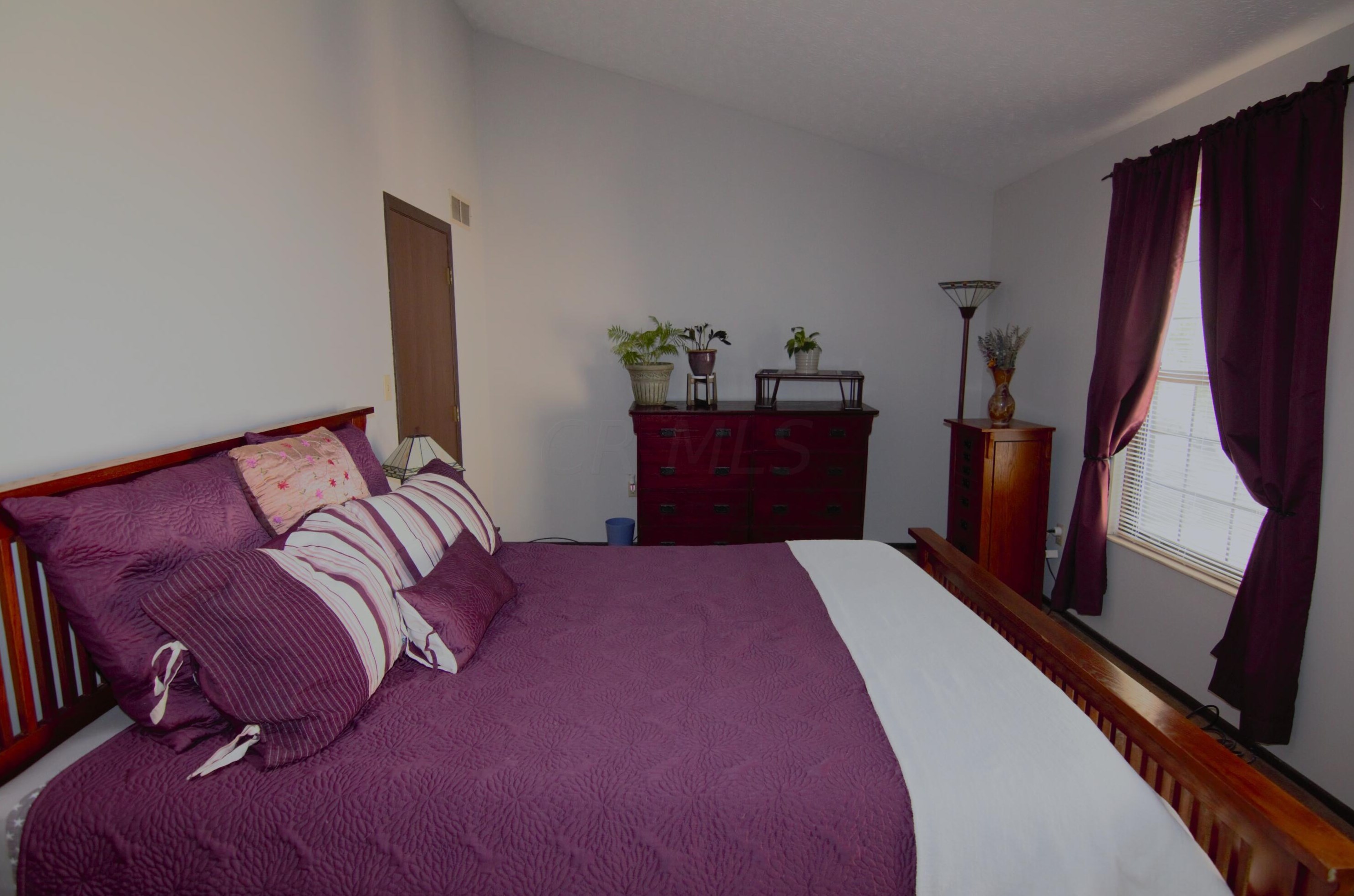 2287 Laurelwood Dr, Columbus OH 43229-9602 exterior