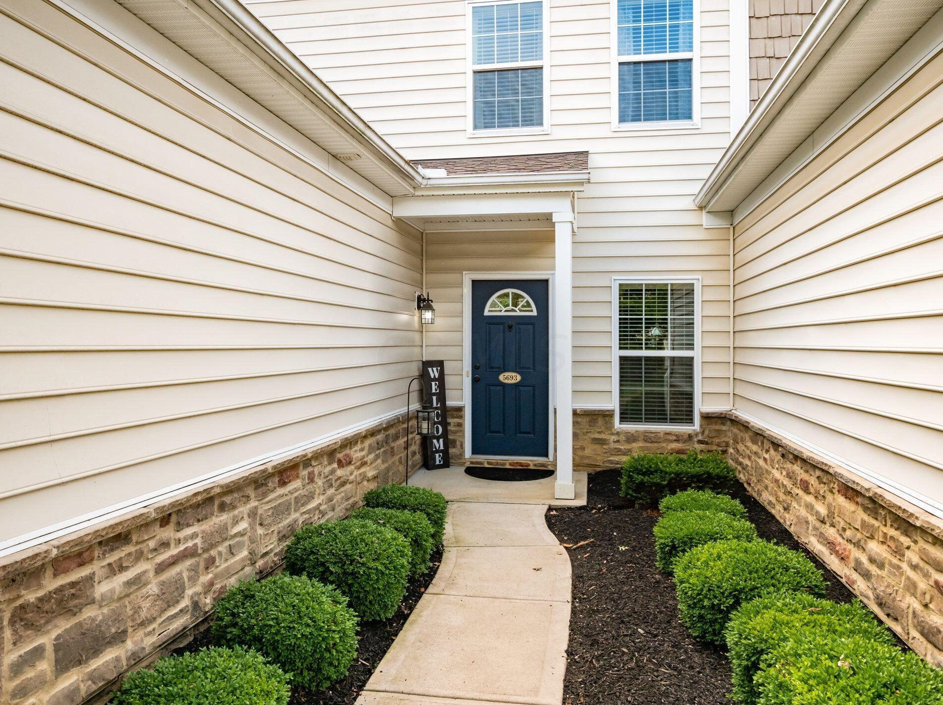 5693 Niagara Reserve Dr, Westerville, OH 43081-7141