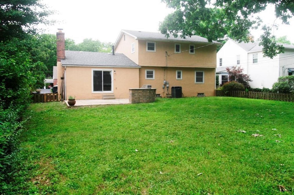 262 Broadleigh Rd, Columbus, OH 43209-1508