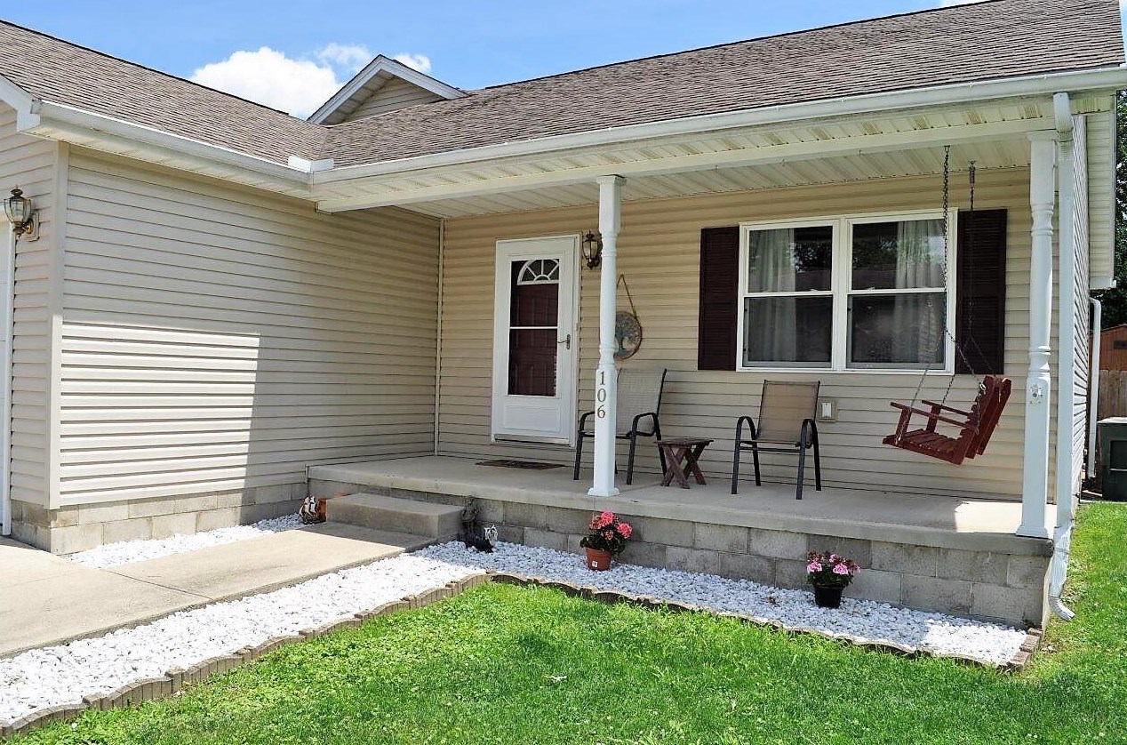 106 2nd St, Pleasantville, OH 43148-7706