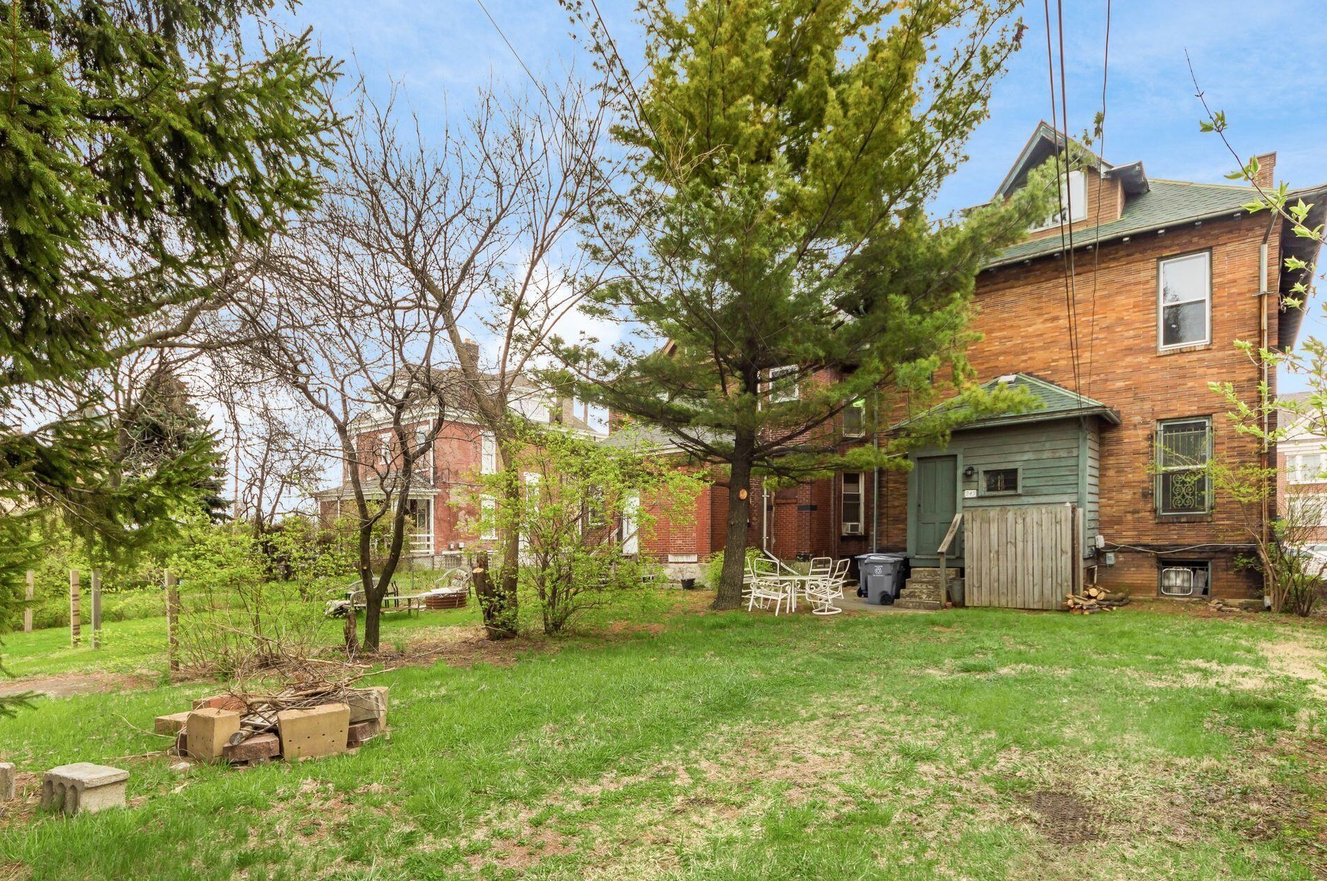 243 Hamilton Ave, Columbus OH 43203-2208 exterior